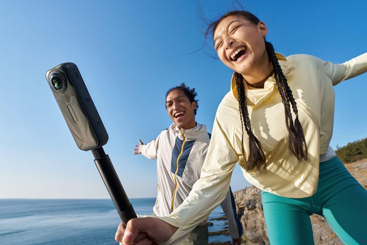 Insta360 X5 8K 360 Action Camera Essentials Bundle image number 3