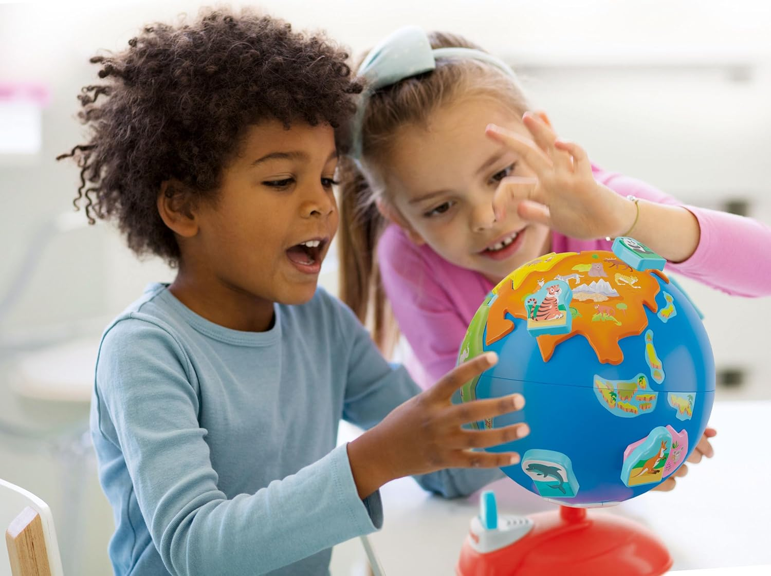 Clementoni My First Globe My First Talking Electronic Globe 16448 image number 4