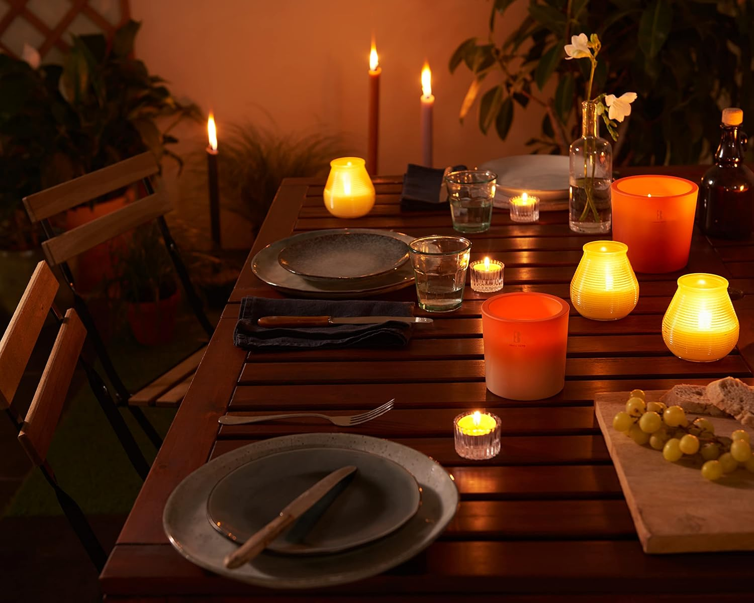 Bolsius True Citronella - Maxi Scented Tea Lights - Citronella - Pack of 8 - Outdoor Candles - Natural Plant Wax - with Natural Extracts - without Palm Oil image number 2