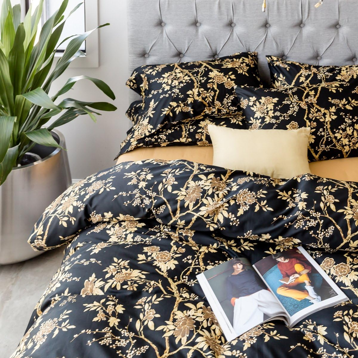 Eastern Floral Chinoiserie Blossom Print Duvet Quilt Cover Navy Blue Tan White Asian Style Botanical Tree Branches Ornamental Drawing 400TC Egyptian Cotton 3Pc Bedding Set (King)