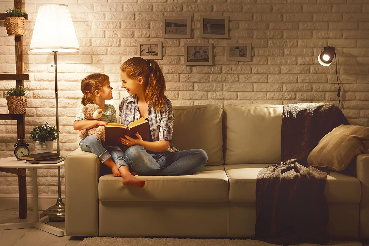 Blaupunkt LED Bulb E27 &ndash; Classic A60 &ndash; Daylight Lighting &ndash; 12W &ndash; Replacement of 86W &ndash; Frosted &ndash; Natural White 4000K &ndash; 1260 Lumens &ndash; Energy and Cost Saving Light &ndash; Class A+ &ndash; Pack of 4 image number 6