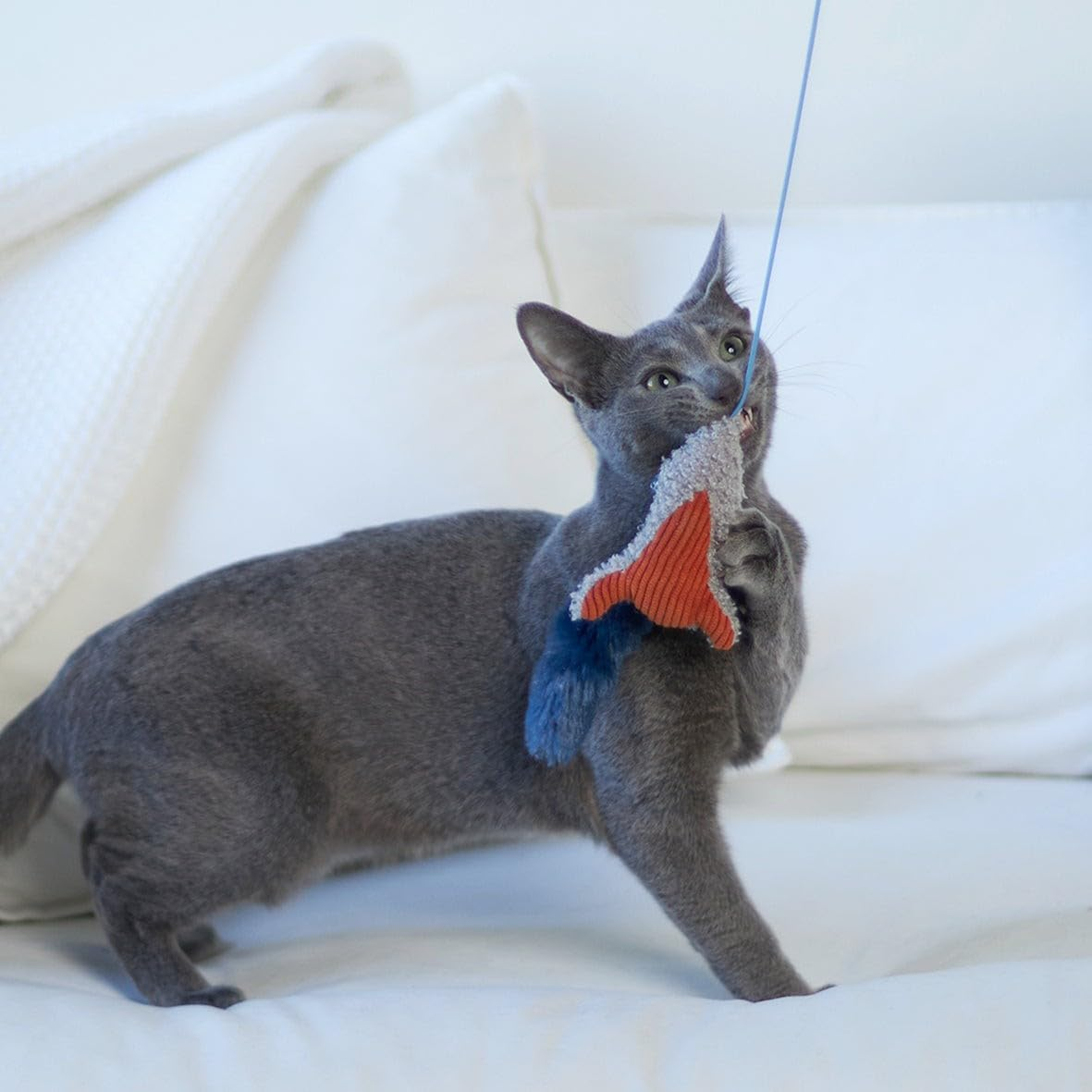 Kazoo Flying Mouse Wand Cat Toy