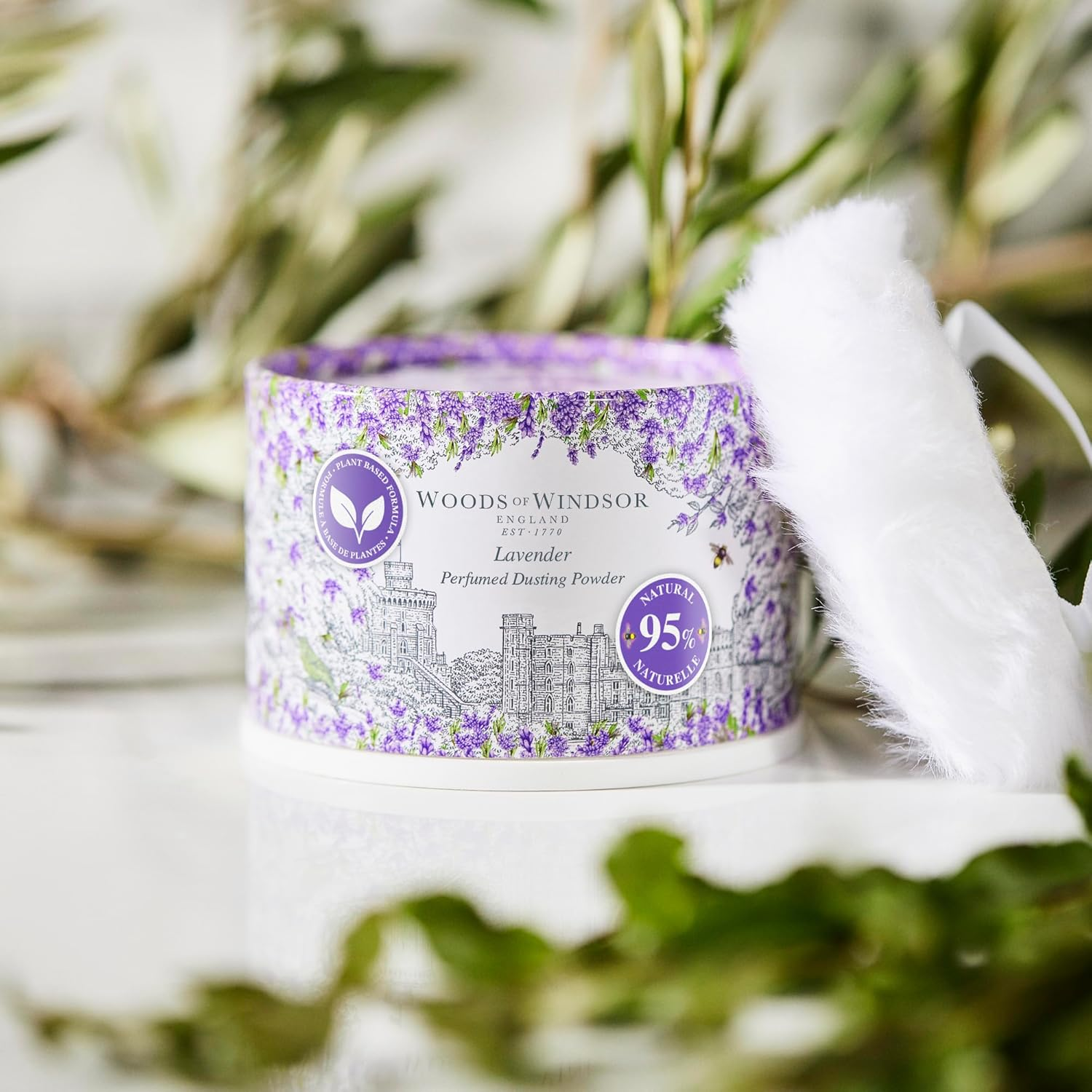 Woods of Windsor Lavender Perfumed Talcum Powder, Floral Dusting Powder with Body Puff, Scented Powder for Women to Help with Odor Control and Chafing, Lavender Scent 100G