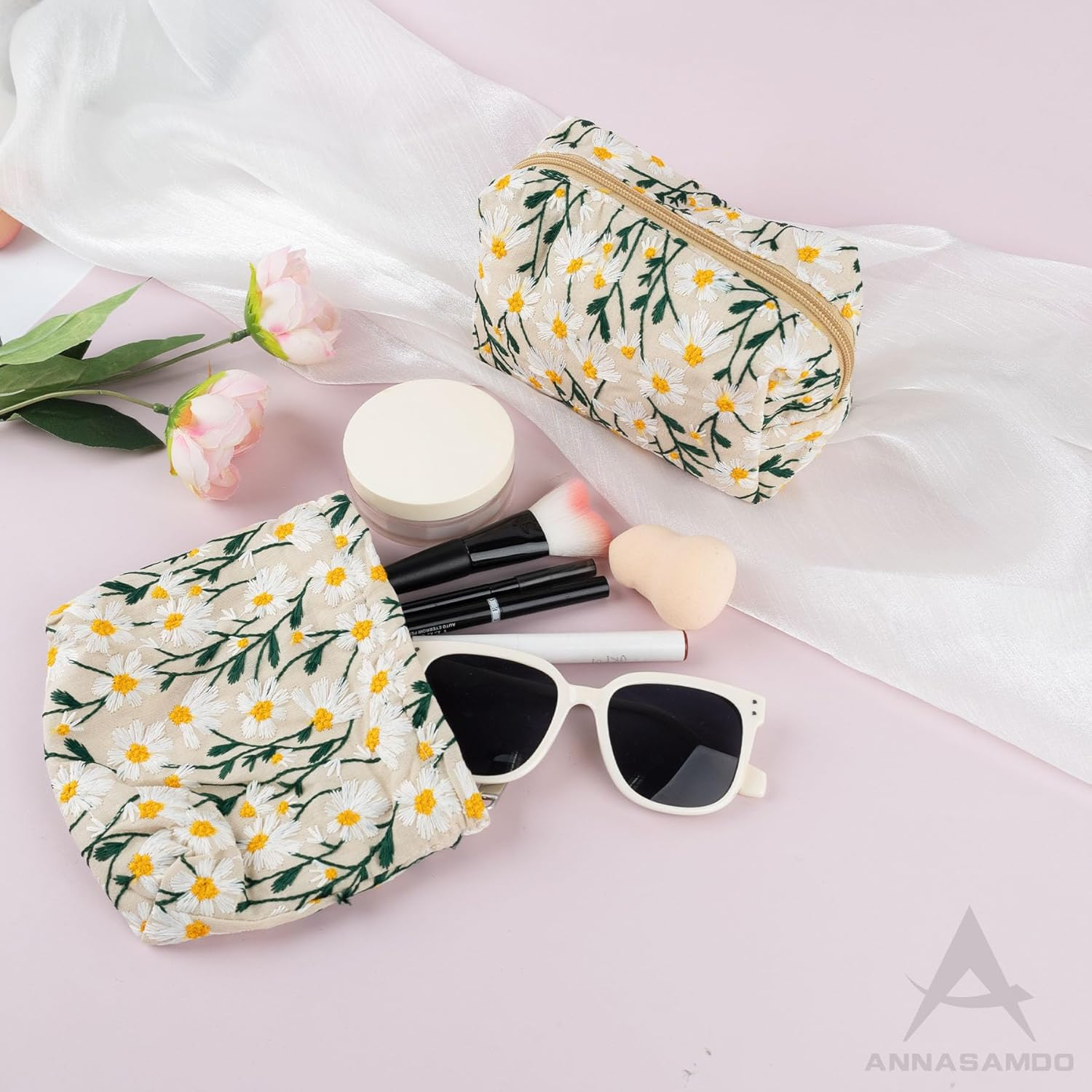 ANNASAMDO 2 Pieces Cosmetic Bag with Daisy Key Ring Floral Pattern Makeup Organiser Toiletry Bags for Travel