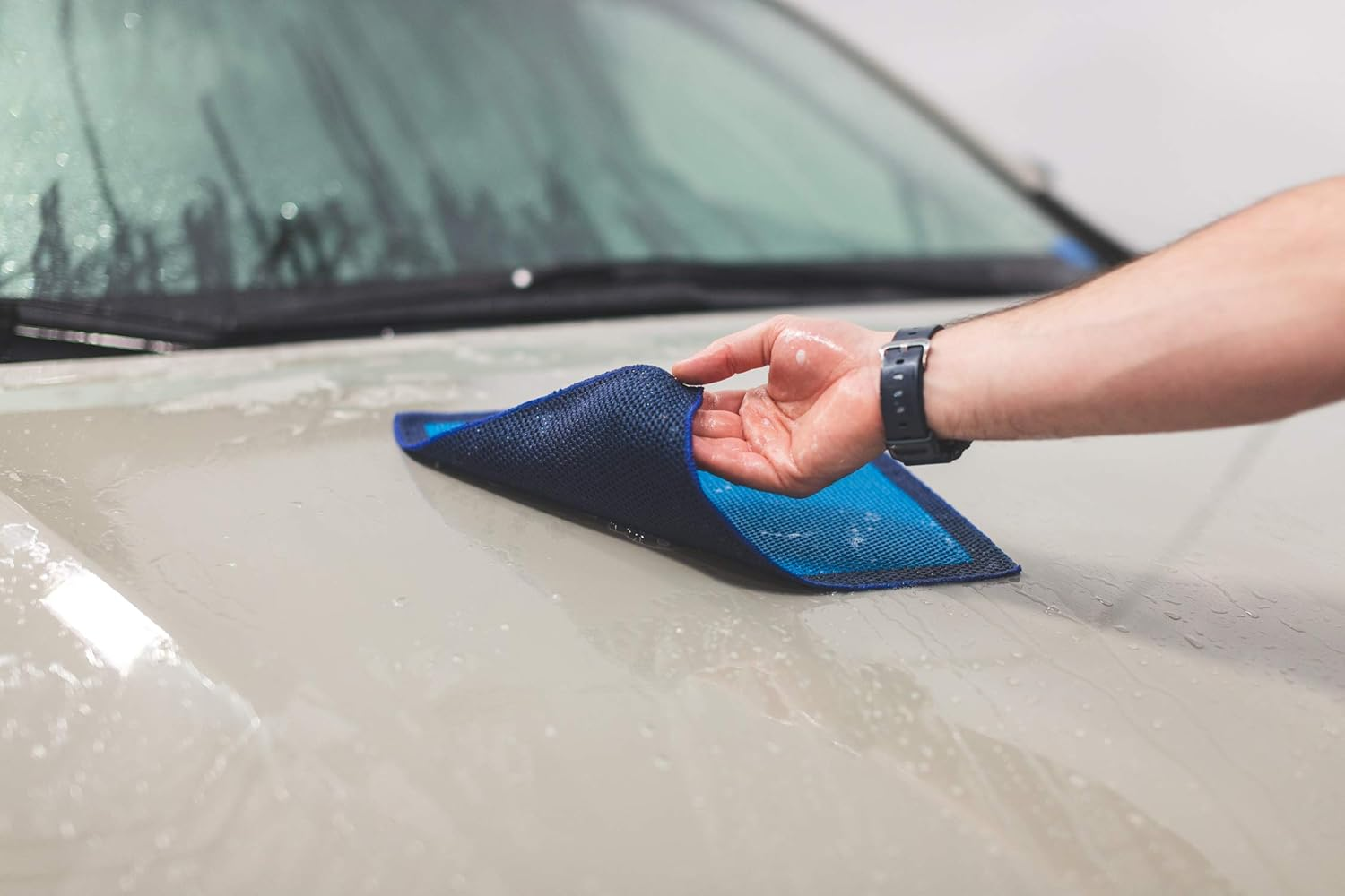 The Rag Company - Ultra Clay Decontamination Towel - Effective Cleaning & Release of Paint Contaminants; Increase Wax and Sealant Bond; Enhance Gloss and Depth of Color; Fine Grade (12In. X 12In.) image number 4