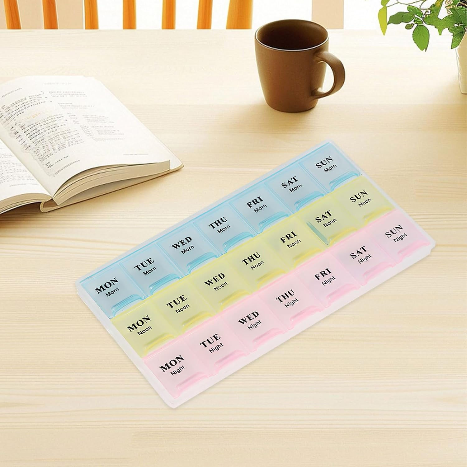 Pill Organiser, 3-Color 21-Grid Moisture-Proof Weekly Pill Organiser for Morning, Noon and Evening, Portable Medicine Reminder Medicine Organiser, for Pills Vitamins Fish Oil Supplement image number 4