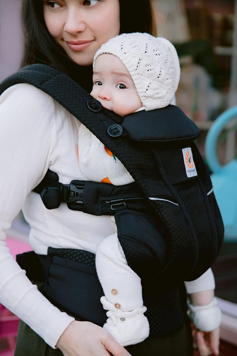 Ergobaby Omni Breeze Baby Carrier, Rated First in Airflow* with Softflex&trade; Mesh for Maximum Breathability,Onyx Black image number 6