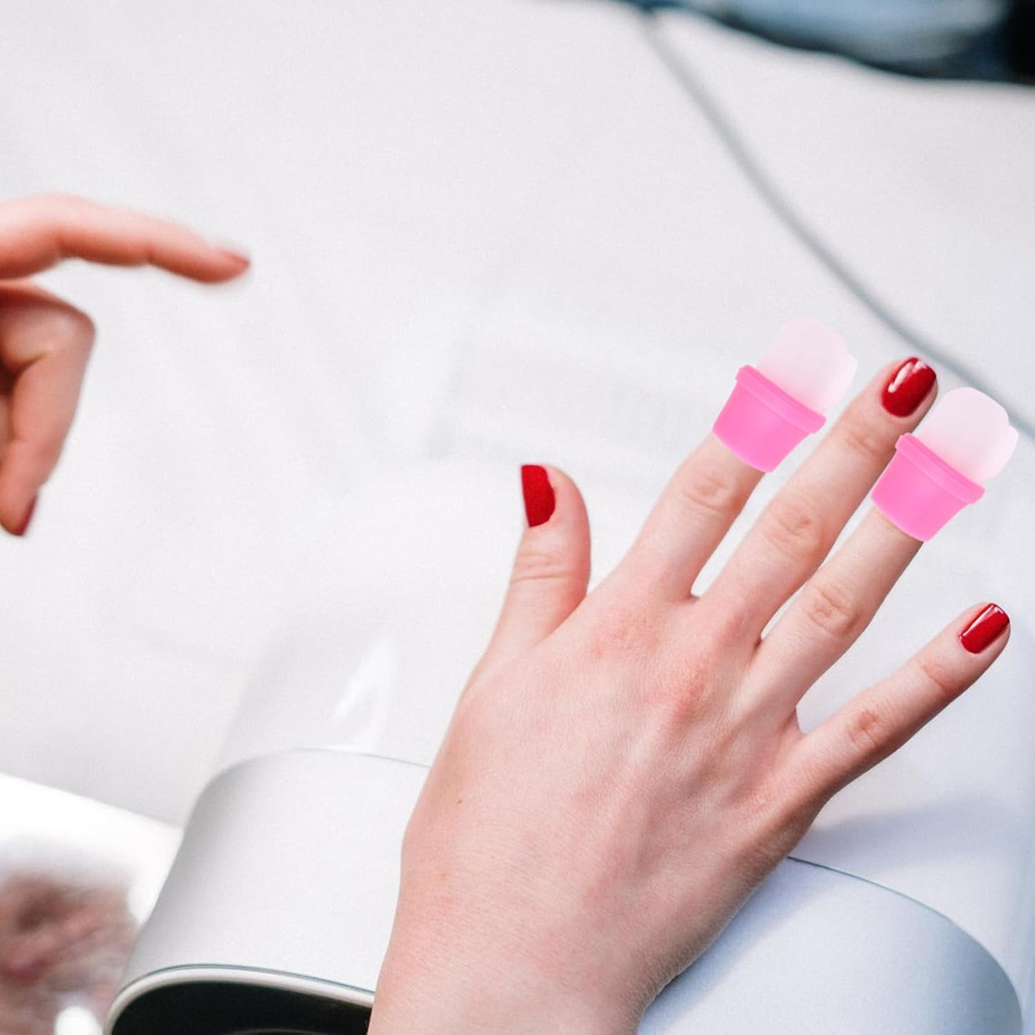 PRETYZOOM 20Pcs Silicone Nail Polish Remover Soak off Caps Wearable Gel Polish Remover Tool with Finger Covers for Manicure Nail Glue Removal and Skin Protection image number 1