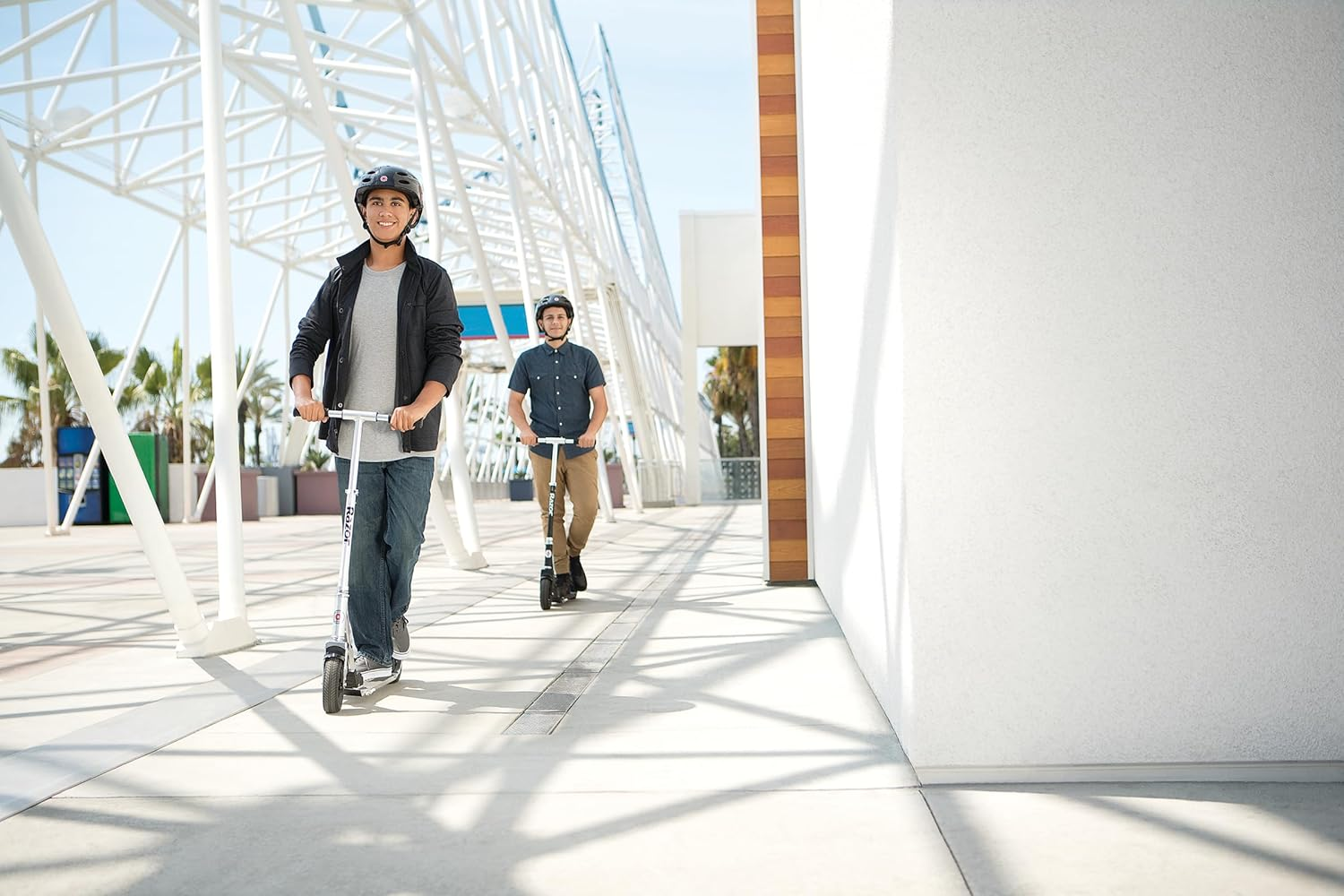 Razor A5 Air Kick Scooter for Kids Ages 8+ - Extra-Long Deck, 8" Pneumatic Rubber Wheels, Foldable, Anti-Rattle Handlebars, for Riders up to 220 Lbs image number 4