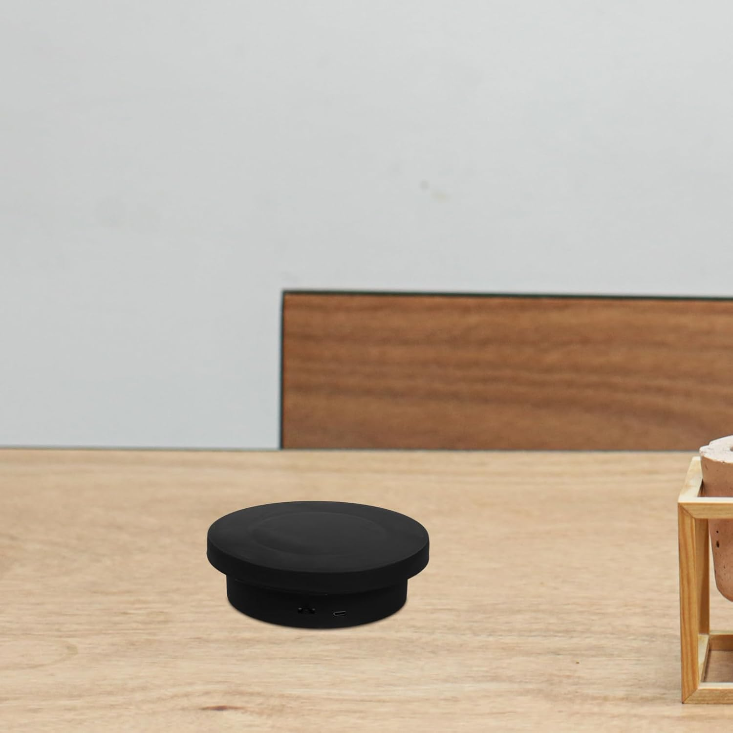 SOLUSTRE Motorized Rotating Turntable Display Stand Display Stands for Shopping Malls Studios - White image number 2