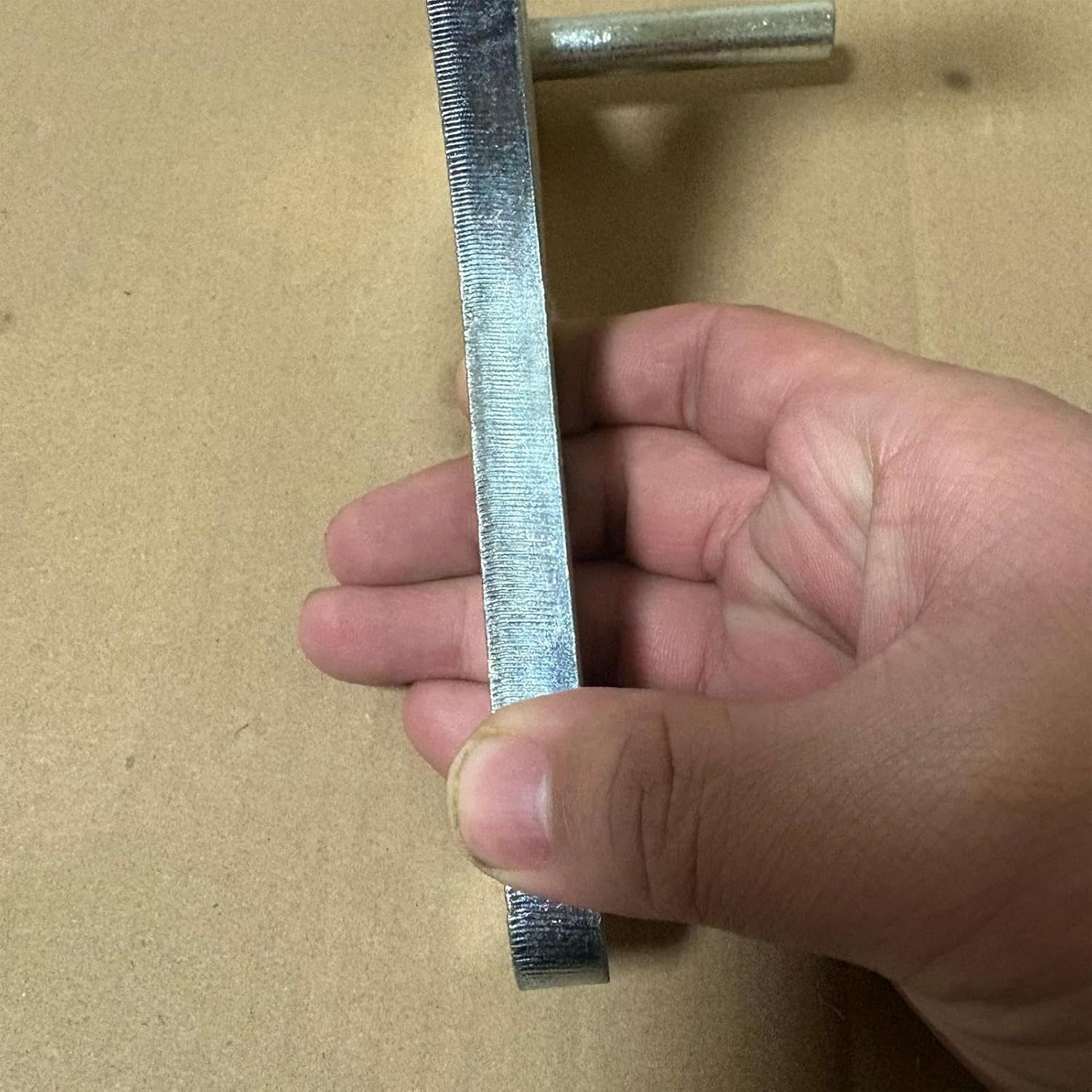 Lower Control Arm Prying Tool, Auto Suspension Bushing Bar, Labor-Saving Arm Lever, Sturdy and Efficient 7.09X4.72X2.83 Inches for Trucks and Vehicle Maintenance image number 3