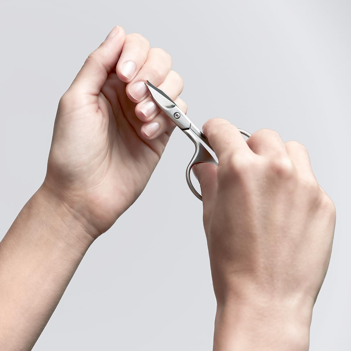 Zwilling Curved Combination Nail Scissors image number 4