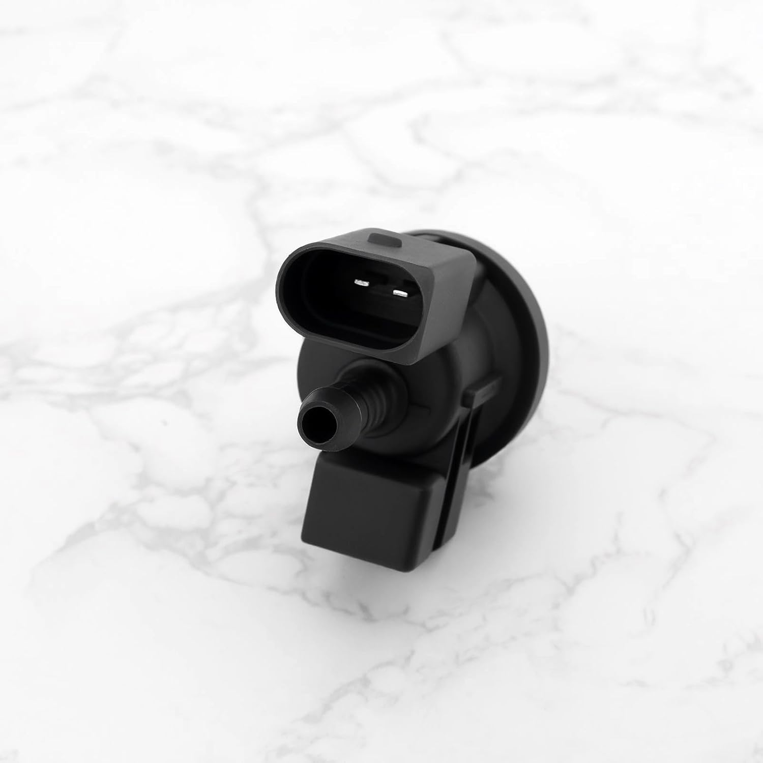 Emsea 1PC Car Vapor Canister Purge Valve Solenoid Vent Valve 0280142432 06E906517A Compatible with Jetta Compatible with Golf Black image number 2