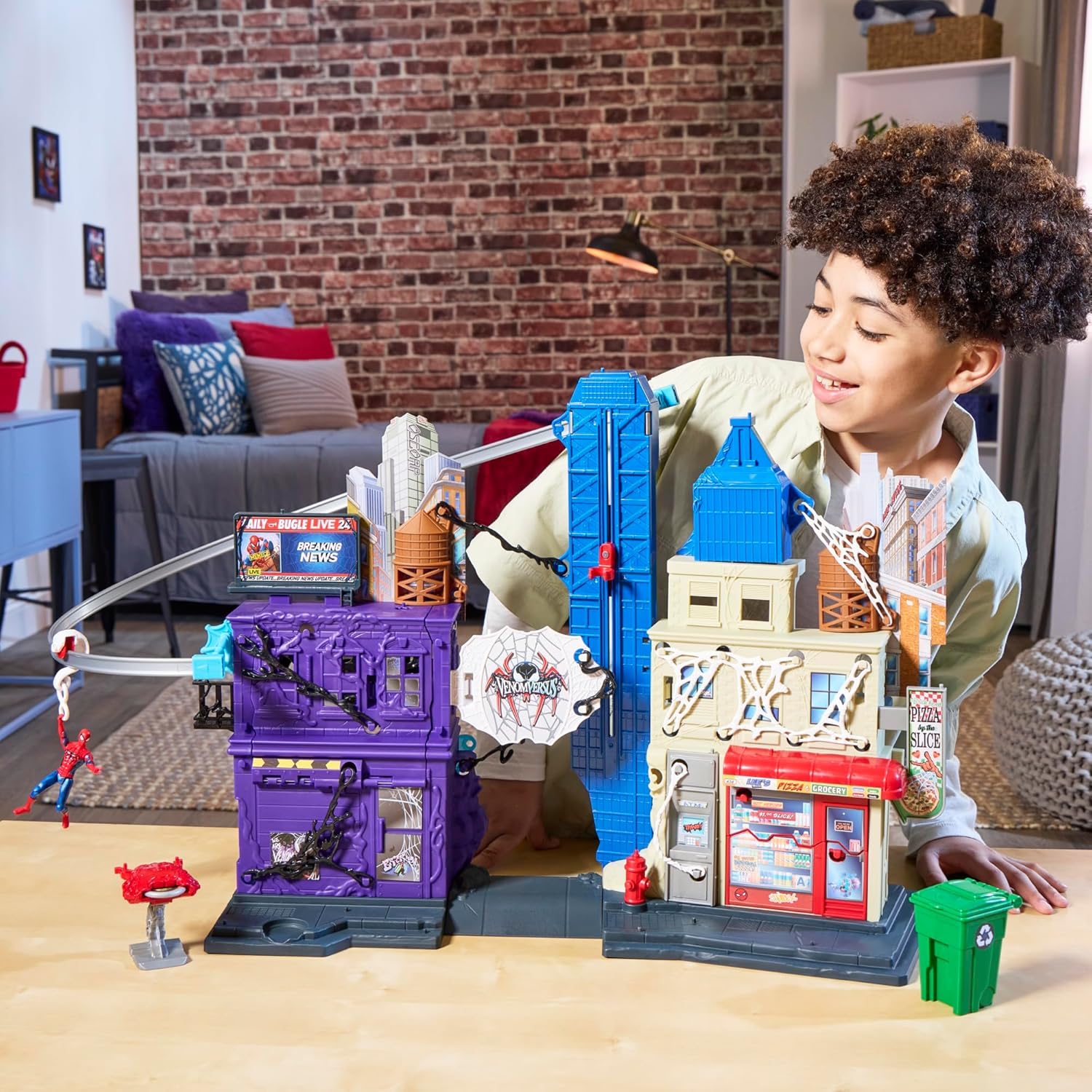 Marvel Spider-Man Venomversus Web Slinging City Playset with 4-Inch (10 CM) Action Figure & Accessories, 30+ Features, Super Hero Toys & Playsets, 4+ image number 3