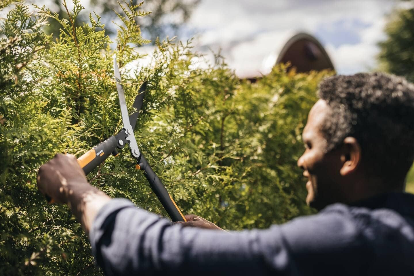 Fiskars Powergear X Hedge Shear HSX92, Non-Stick Coating, Steel Blades, Length: 63 Cm, Black/Orange, 1023631 image number 6