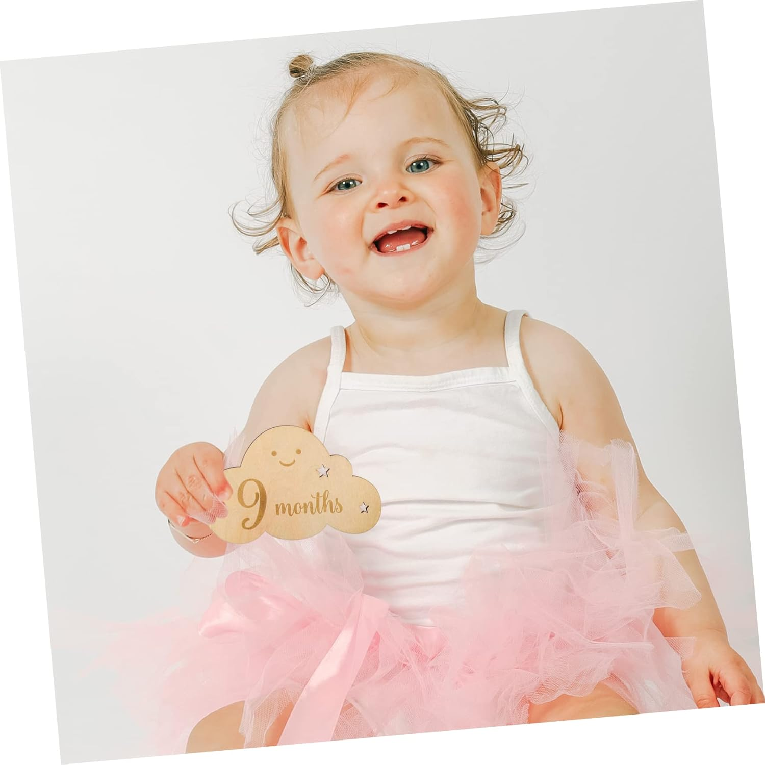 Ipetboom 8Pcs Wooden Cloud Signs Newborn Photo Props Month Cards for Girl Born Accessories