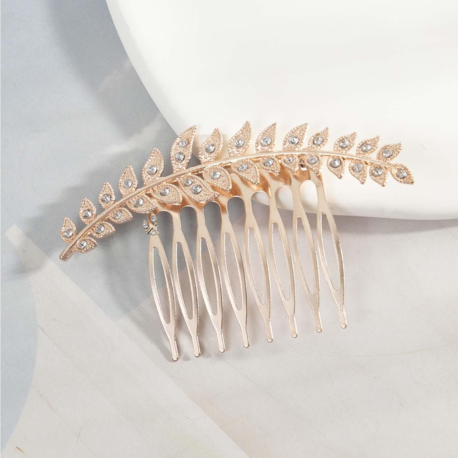 Enautoabs Vintage Gold Leaf Wedding Hair Comb Crystal Leaf Side Comb Large Metal Leaves Hairpiece Bridal Headwear Decorative Accessories for Women Headpiece image number 6
