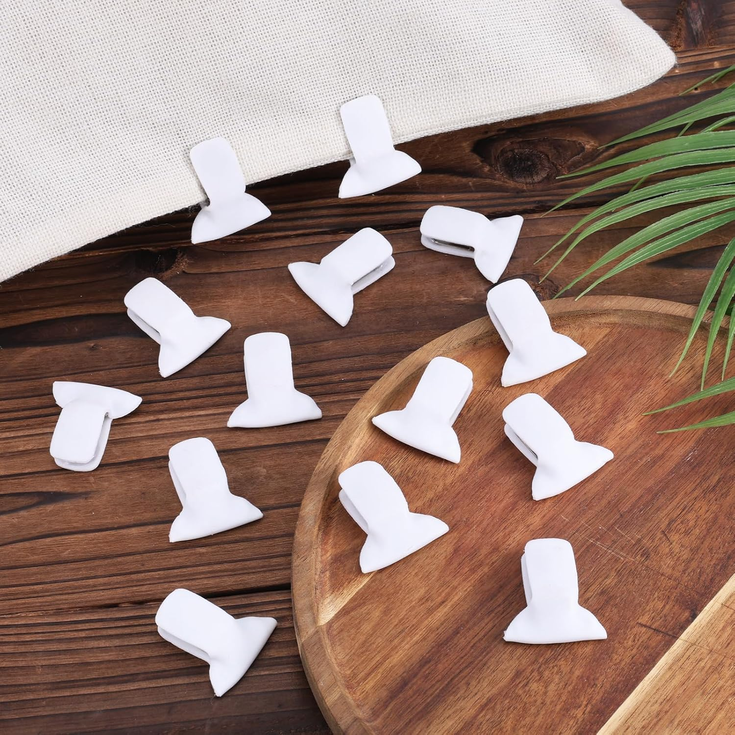 Gosknor 14Pcs Duvet Clips for Comforter Inside, Quickly Install Comforter Blanket Fasteners Strong Hold Padded Clips Quilt Clips Duvet Snaps Bedding Accessories to Prevent Comforter from Shifting