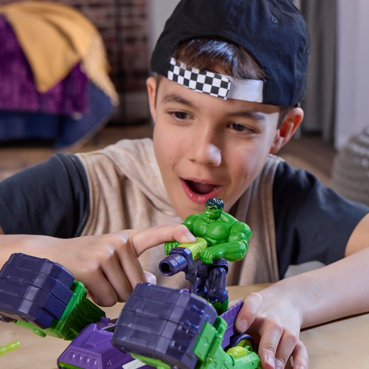 Marvel Avengers Venomversus Epic World of Action Hulk Blast & Smash Truck Figure & Vehicle Set, 4-Inch (10 Cm) Super Hero Toys for Kids Ages 4+ image number 3