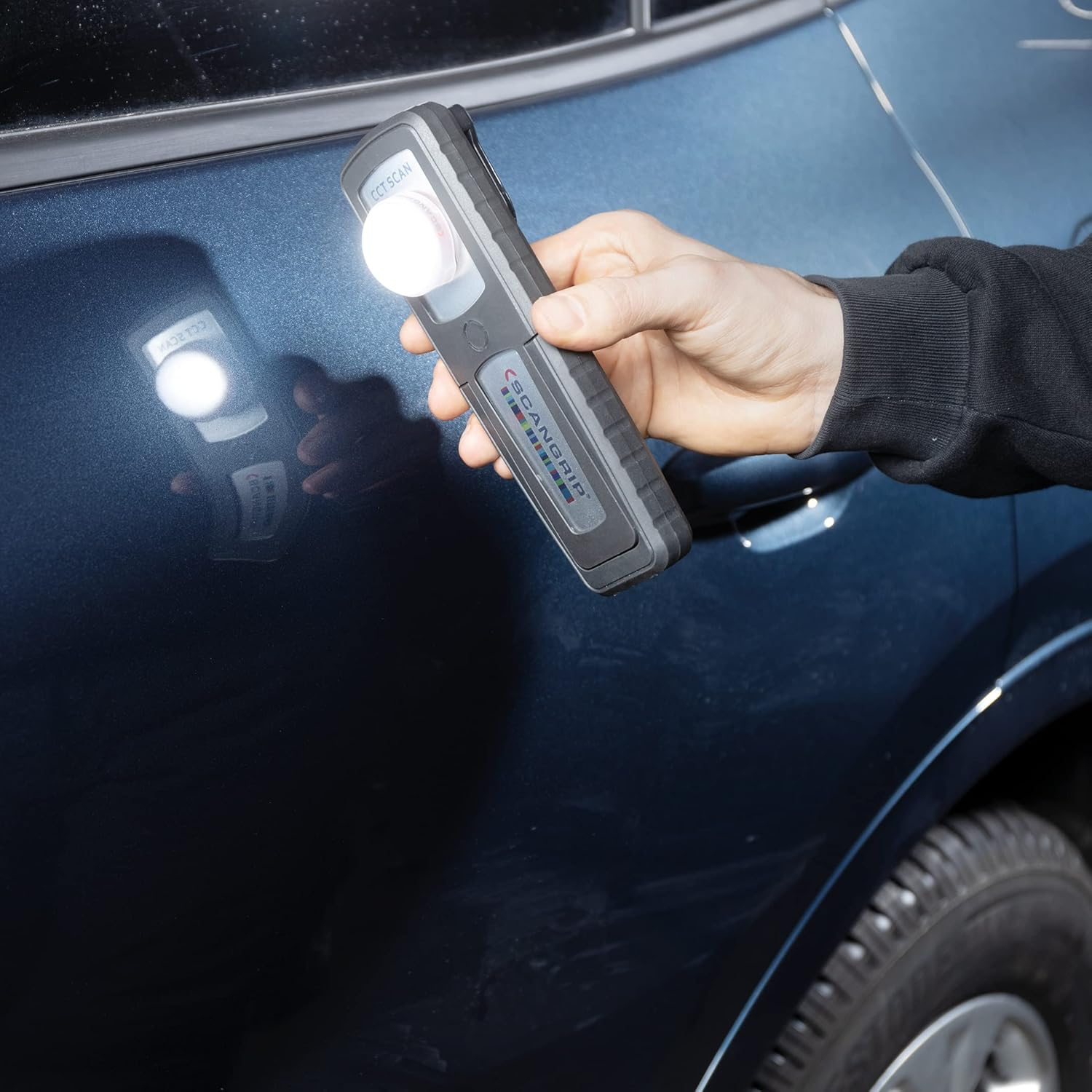 SCANGRIP SUNMATCH 4, Rechargeable Handheld LED Work Light for Detailing and Color Match, 500 Lumen, Stepless CCT Scan 2500K to 6500K, Built in Magnet and Pocket Clip, Waterproof (IP65), Diffuser image number 6