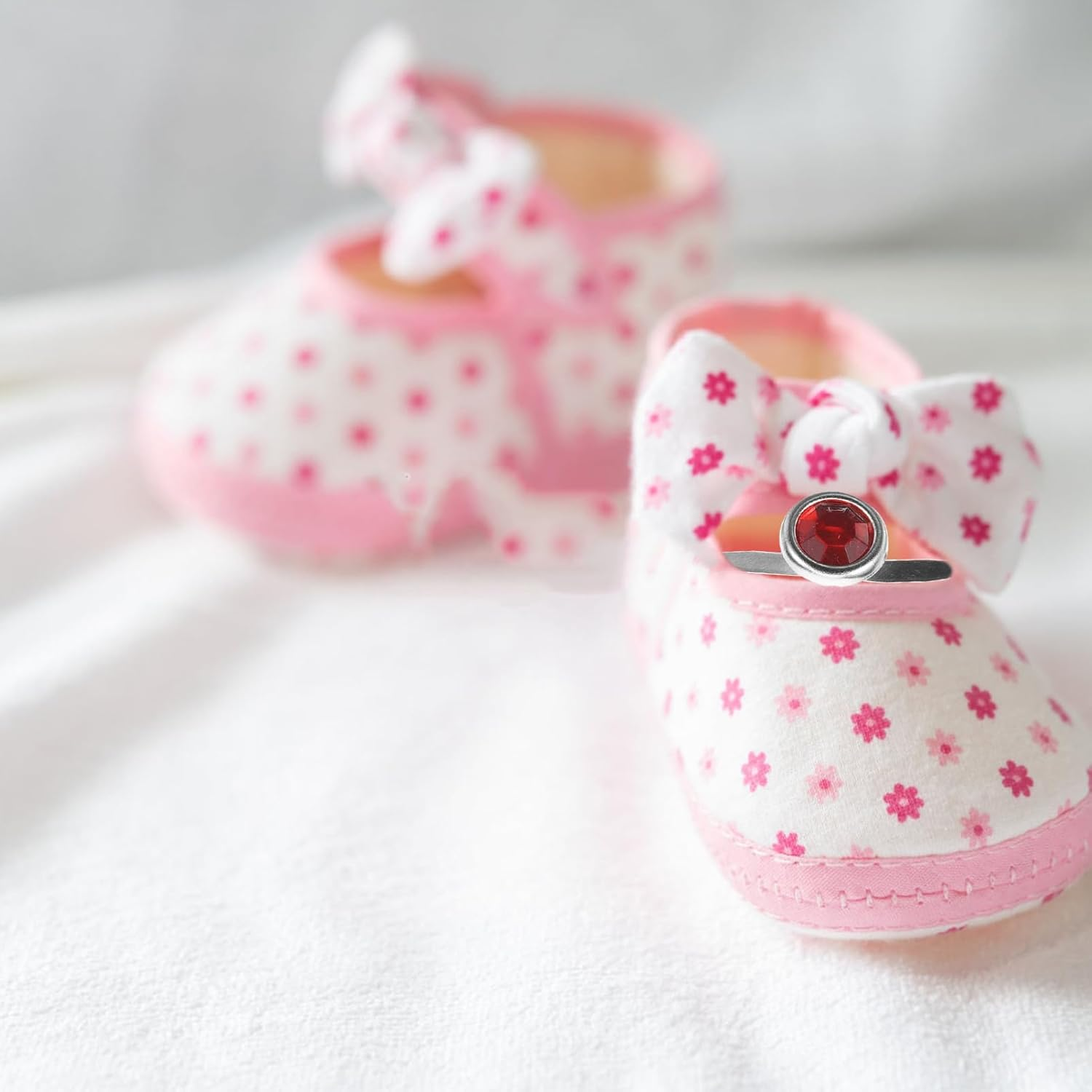 ARTIBETTER 100Pcs Colorful round Metal Brads for Boys and Girls DIY Crafts Red Decorative Fasteners Two-Legged Nails for Scrapbooking and Art Projects image number 4