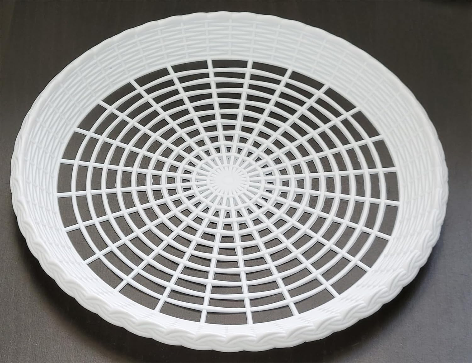 Auto-Plaza 24X 9.7 Inch Heavy Duty Reusable Plastic Plate Holders Woven Plate Holder for Kitchen Outdoor Picnic (White) - Golden image number 3