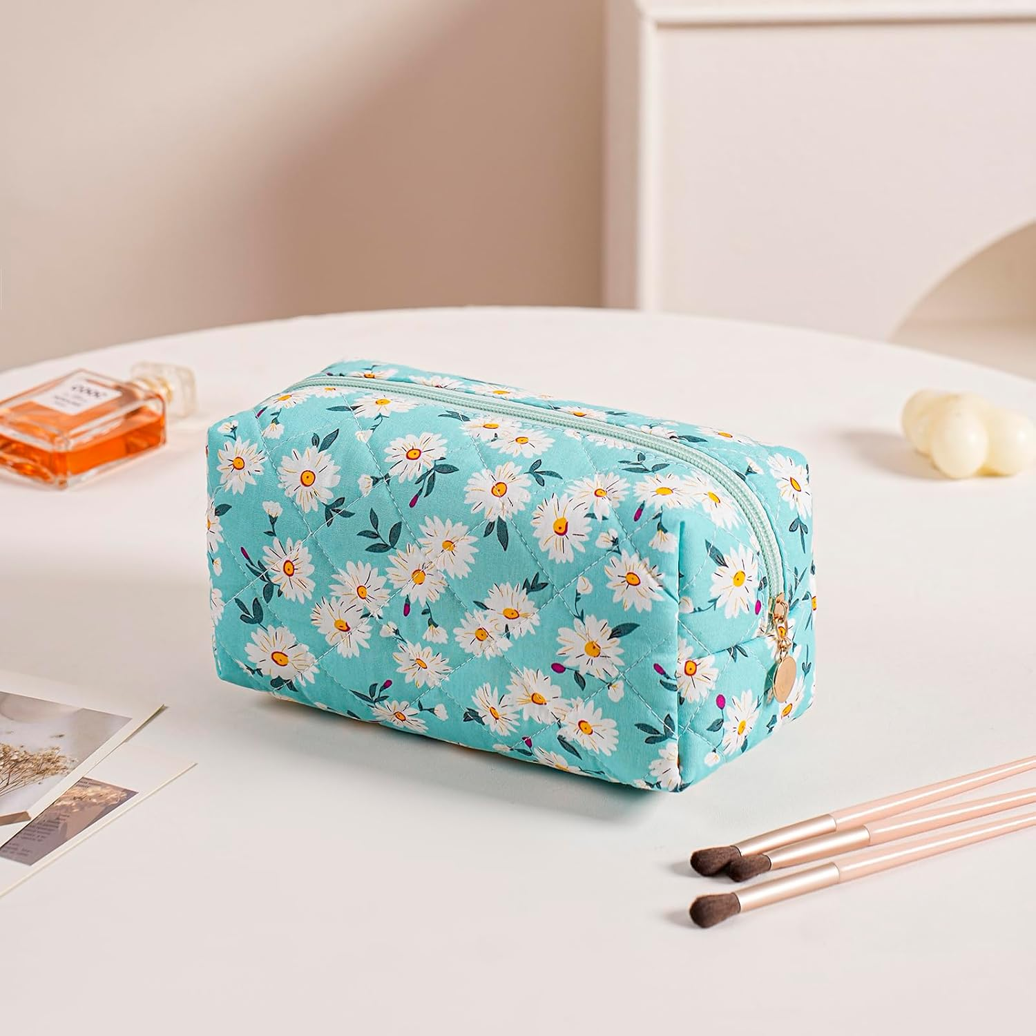 Cute Daisy Makeup Bag Small Cotton Quilted Floral Cosmetic Bag Travel Make up Pouch Toiletry Organizer Gift for Women Girls, Jade Green image number 3