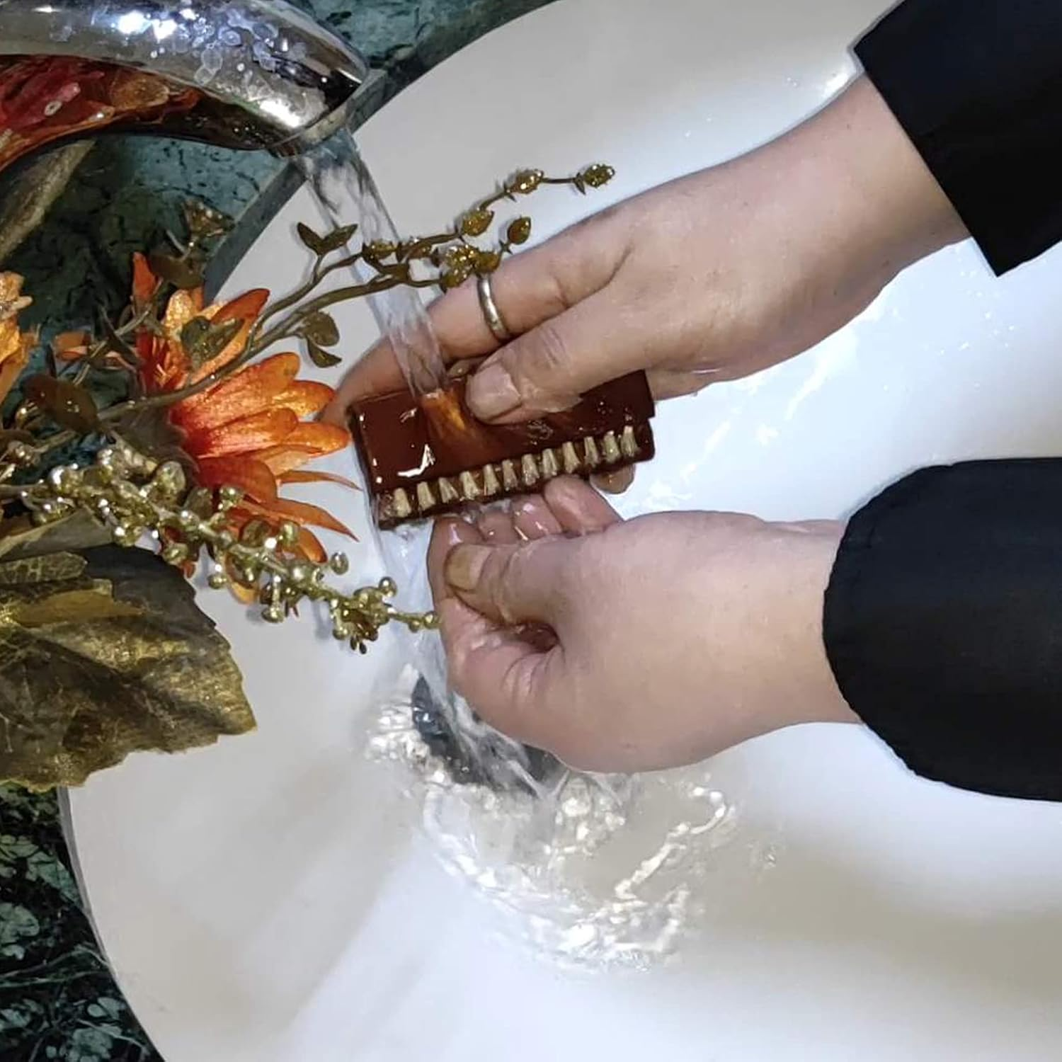 Coralpearl Wooden Nail Brush Cleaner Rosewood Two Sided in Natural 100% Boar Bristle for Cleaning Hand Finger Foot Toe, Fingernail Toenail Scrub Brush for Men Women Kids Manicure Pedicure Care (4) - 2 image number 4