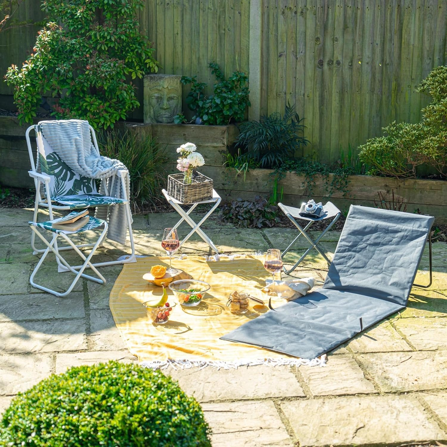 Harbour Housewares Folding Stool - Black - Pack of 1 - Canvas Camping Stool Adults Small Portable Lightweight Outdoor Foldable Garden Seat for Fishing, Travelling, Picnics image number 2