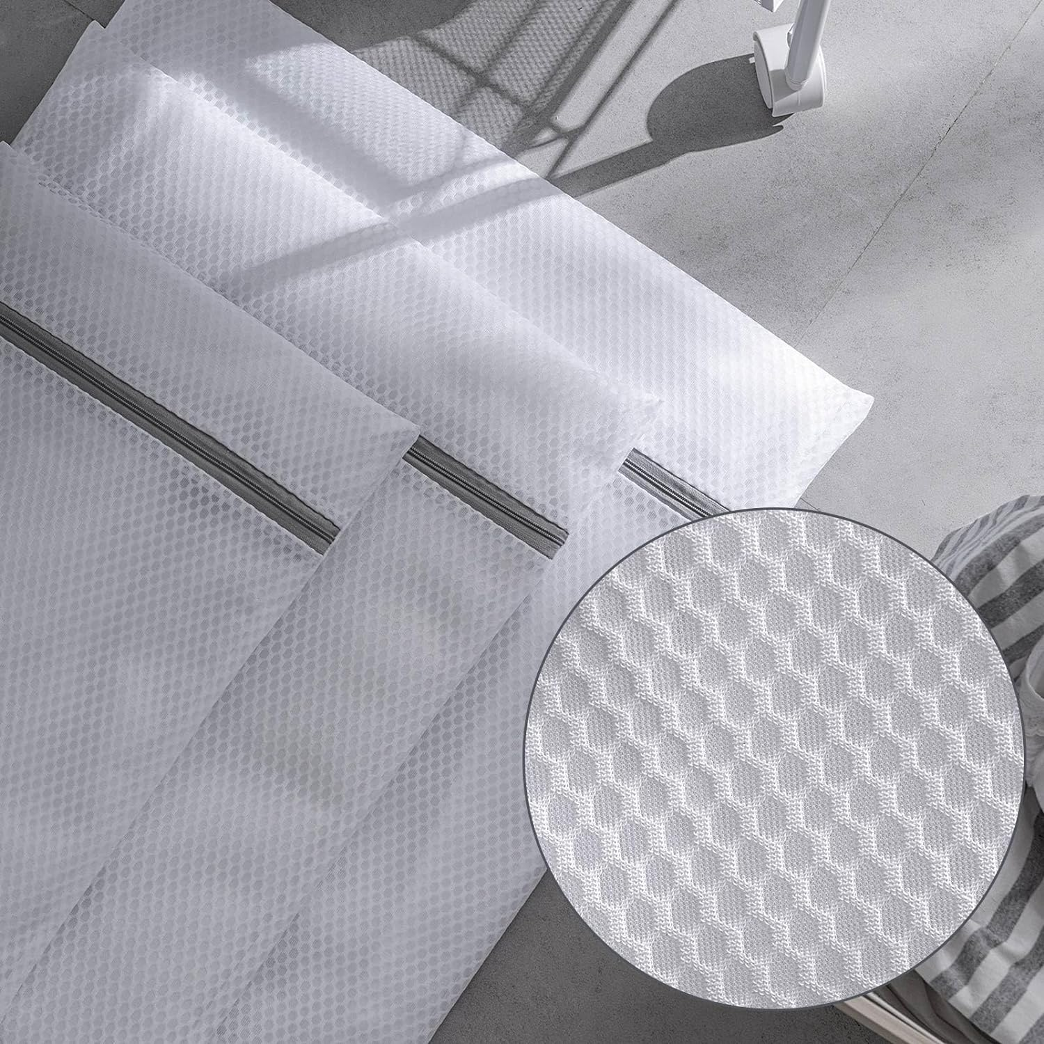 Qinzin Lingerie Bags for Washing Delicates, Mesh Laundry Bags for Washing Machine. 2Pcs(20"" X 24""). image number 2