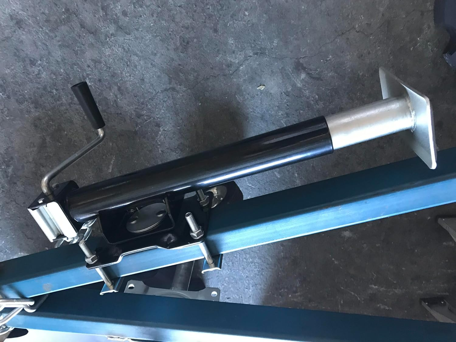 TRA Australia 2000Kg Caravan Trailer Manual Jack Stand with Draw Bar Fitment image number 1