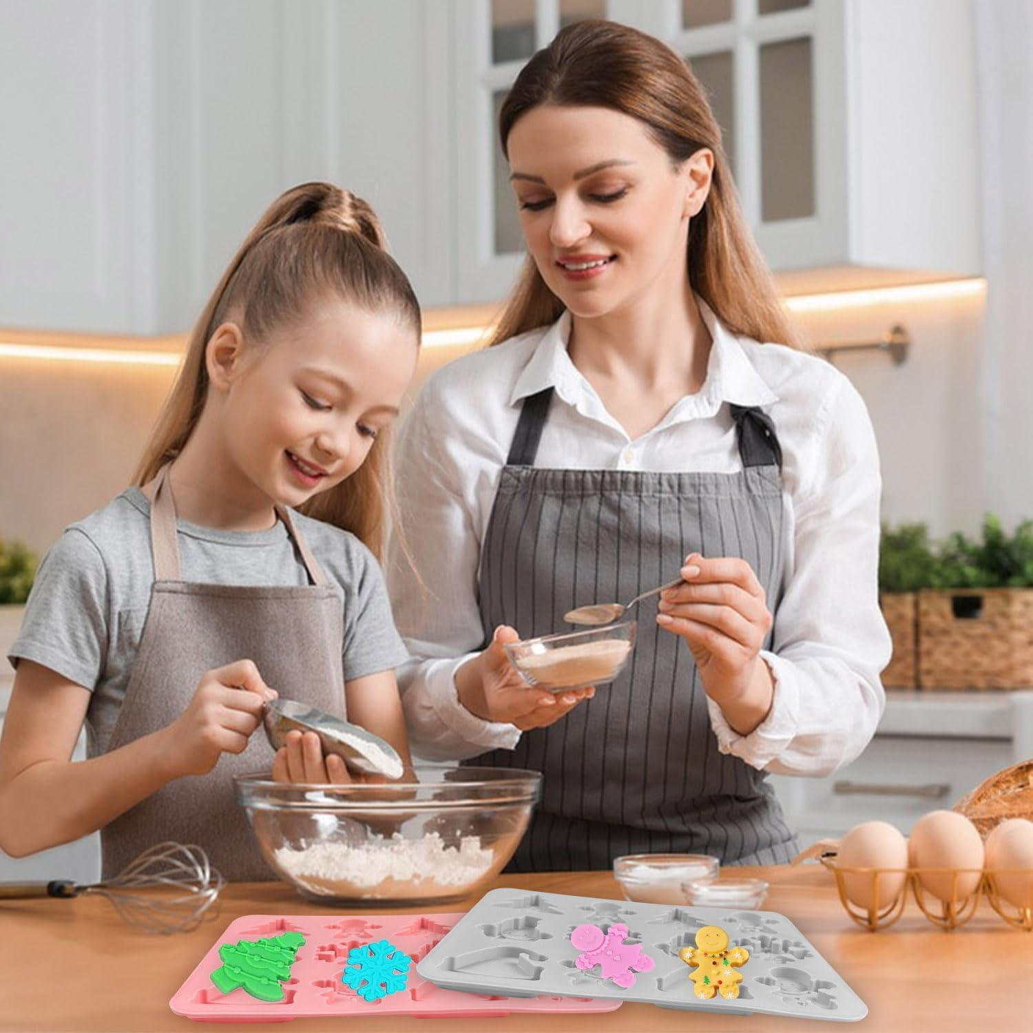 Christmas Silicone Mould, 2 Pieces Christmas Silicone Mould, 6 Different Designs, Silicone Moulds Christmas, Silicone Baking Mould Christmas for Muffins, Cakes, Chocolate, Soap, Sweets