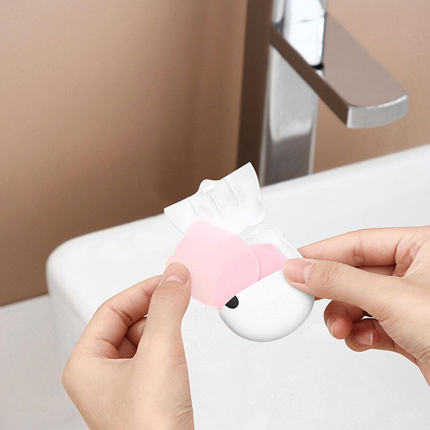 Hand Paper Soap - Portable Paper Soap for Camping,Easy to Use Outdoor Personal Cleaning Supplies for Business Trip, Hiking,Travel, Camping, Climbing and More Veegap image number 4