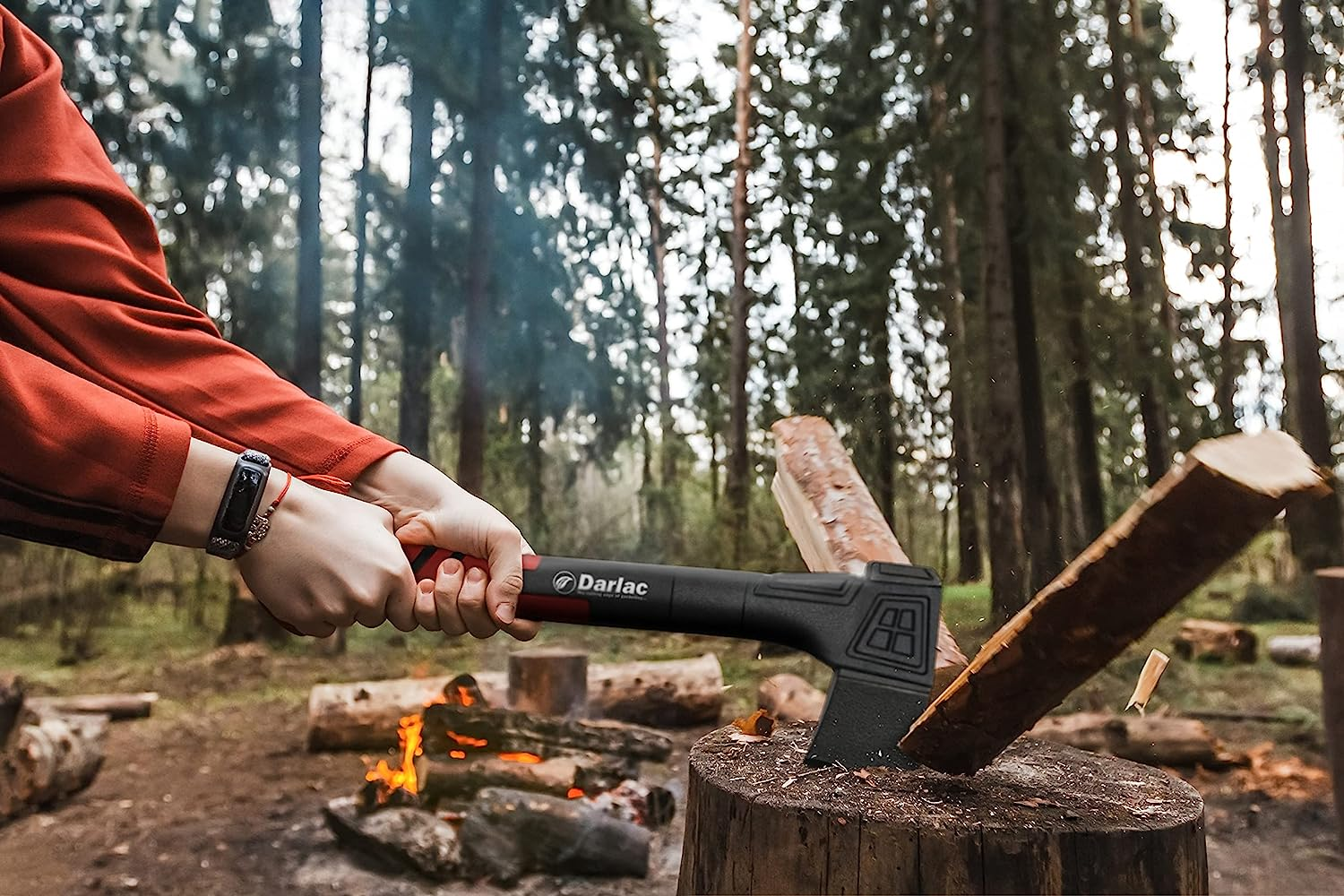 Darlac Small Chopping Axe &ndash; Lightweight Garden Axe with a Wedge-Style Head &ndash; Ideal for Chopping Logs, Trees and Branches &ndash; Built-In Sharpener image number 1