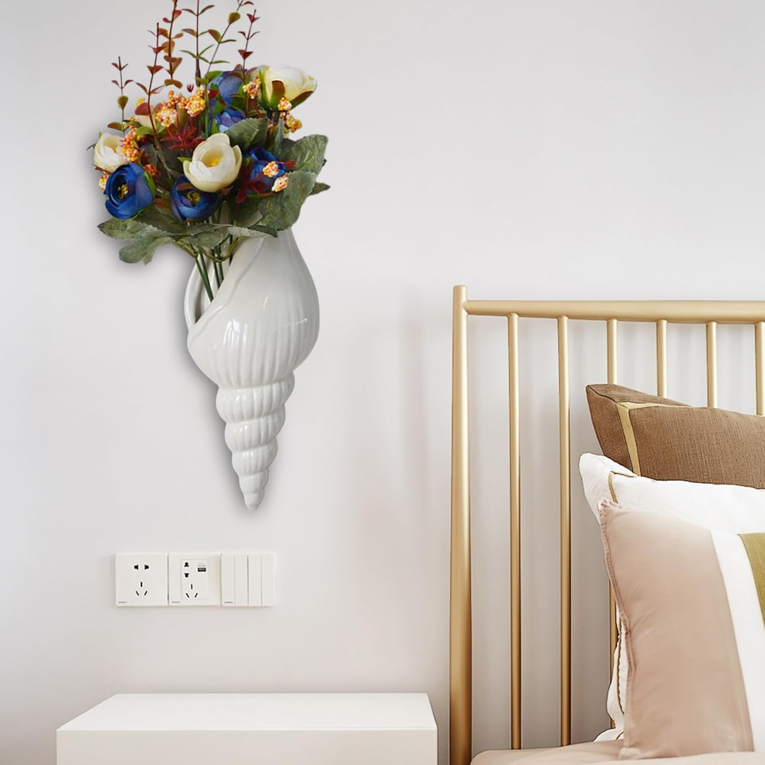 Decorative Vase &ndash; Sculptural Vase in the Shape of a Shell,Ceramic Wall Decor for Living Room, Bedroom and Apartment &ndash; Home Decoration Wall Mounted image number 4