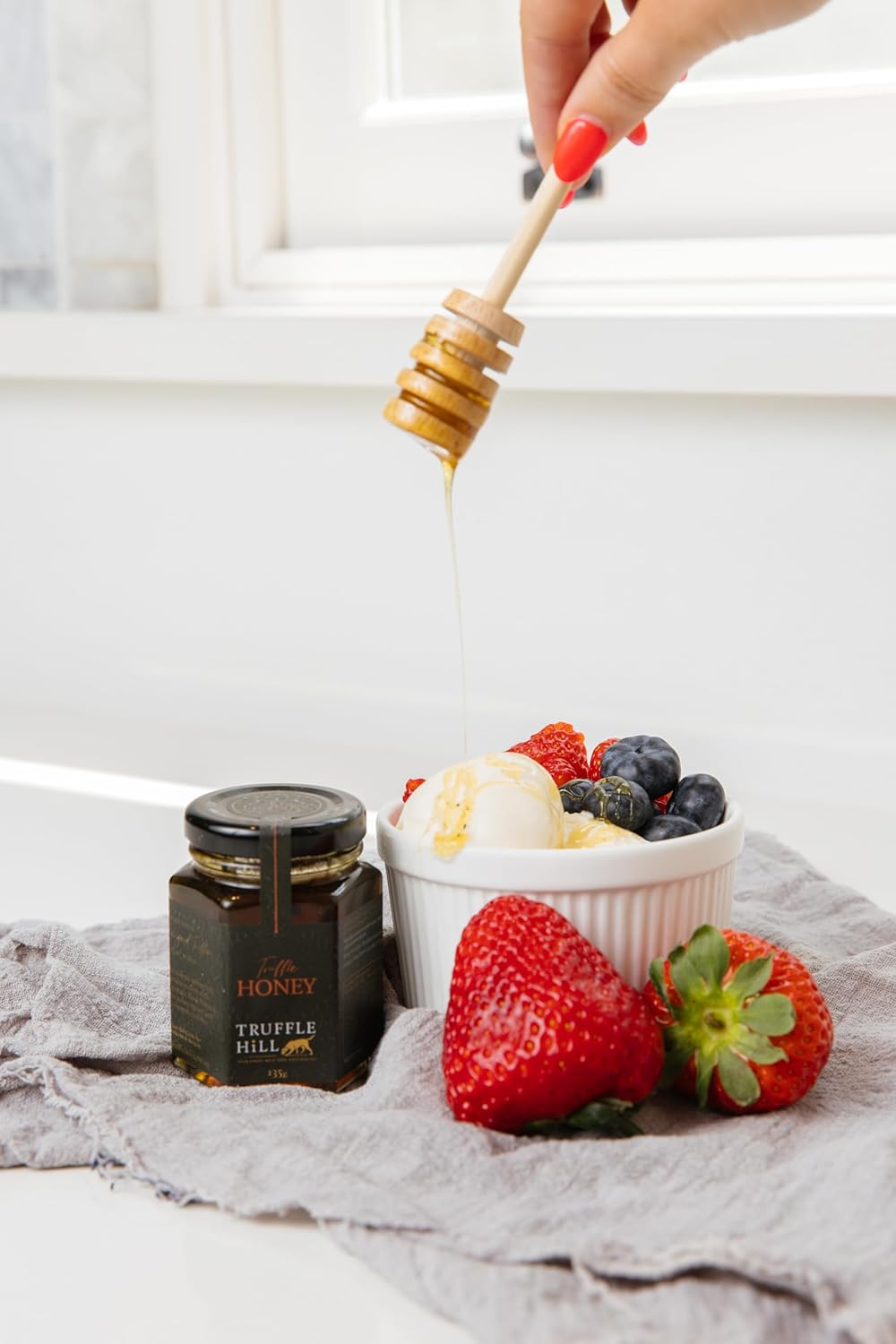 Truffle Hill - Truffle Honey Catering Range (650G), Pure West Australian Bush-Honey Infused with Black P&eacute;rigord Truffle, Paleo, Vegetarian, Lactose Free, Gluten Free & Celiac Friendly image number 5