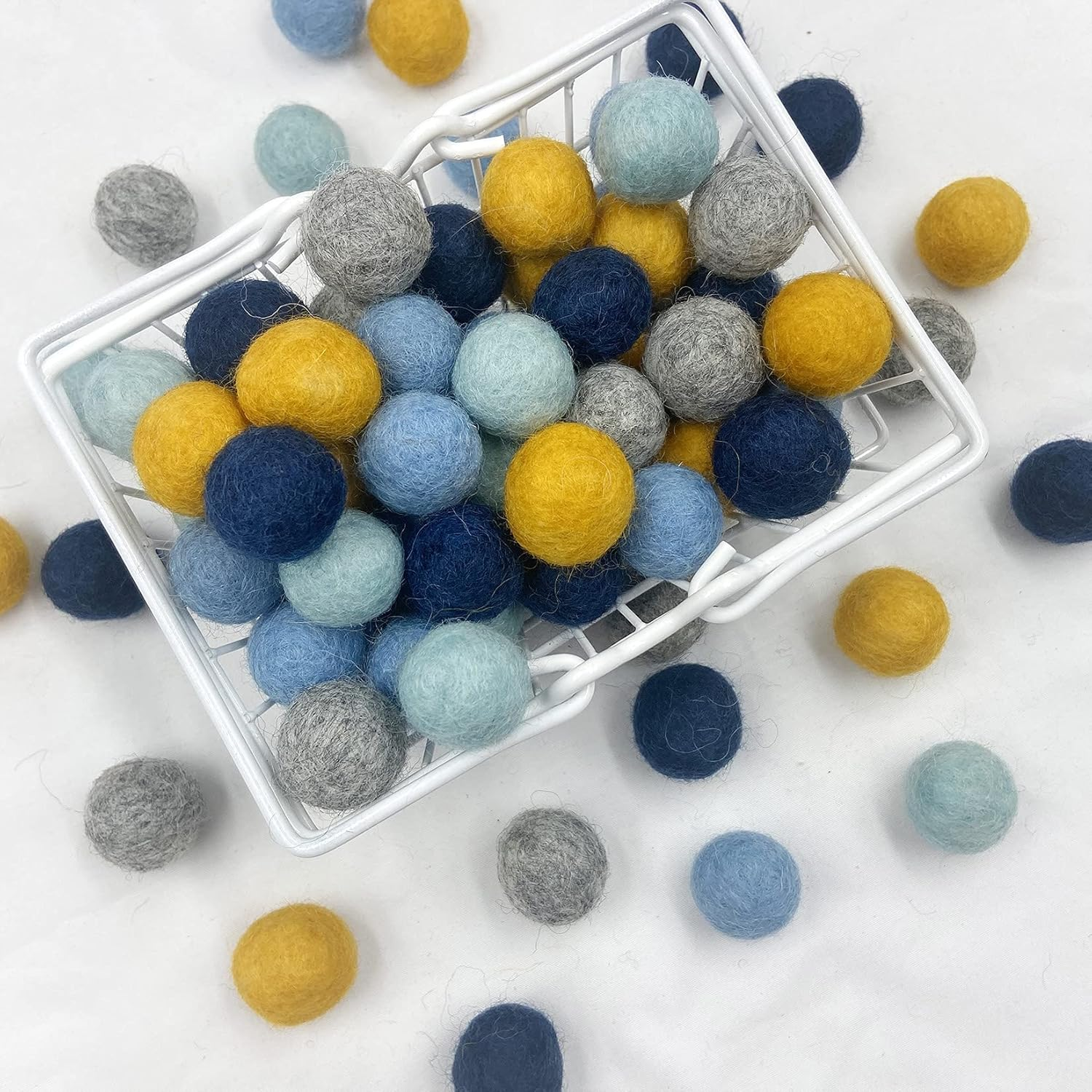 Felt Pom Pom Balls 2Cm 80Pc Wool Bunting Home Decor DIY Custom Felt Ball Party Garland - Color1 image number 5