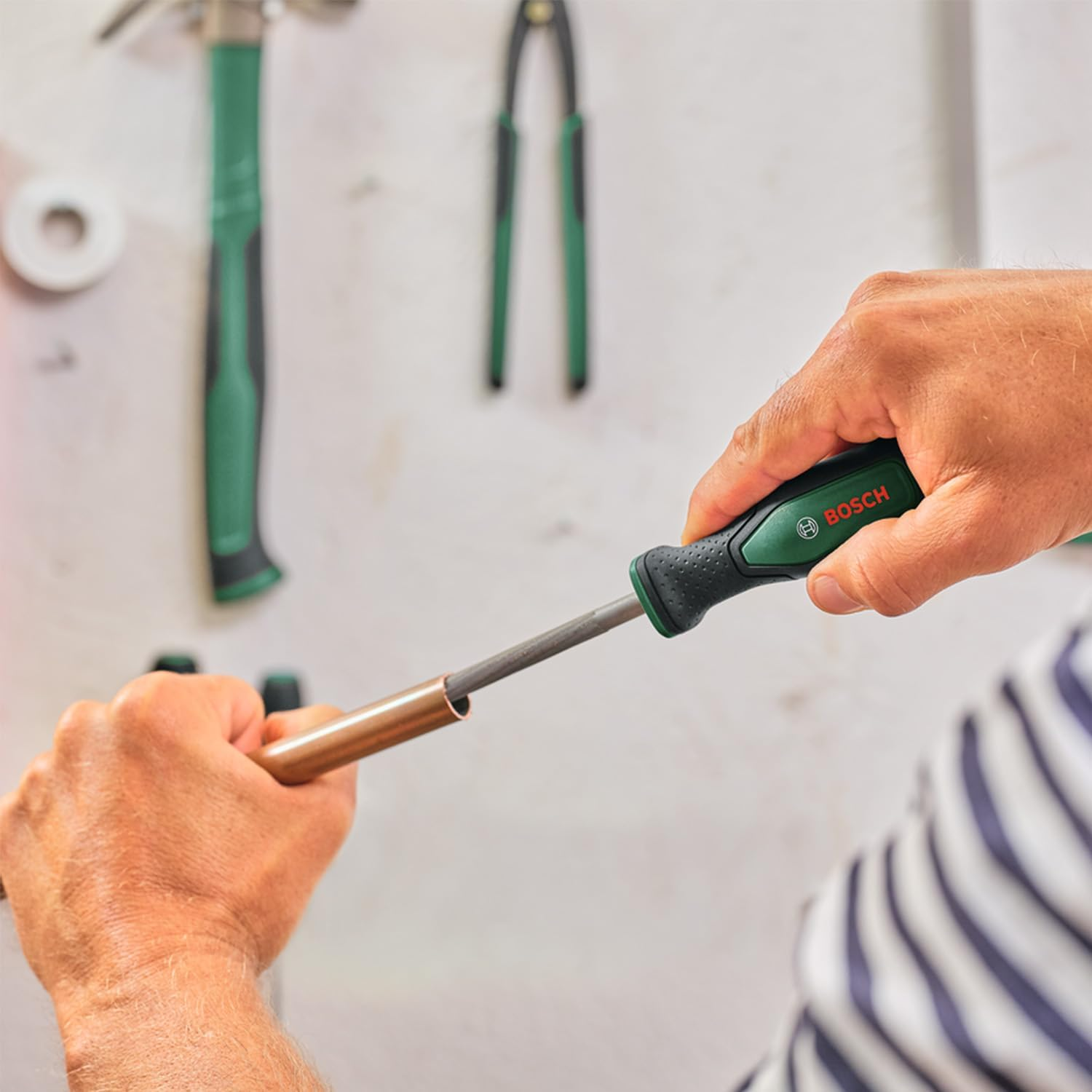 Bosch File Set 5-Piece (Robust Metal File Set Incl. Round/Half-Round/Flat/Triangular/Square Files; Hard Carbon Steel; Shaft Length 200Mm; Medium Stroke 2; Ergonomic Softgrip) image number 3