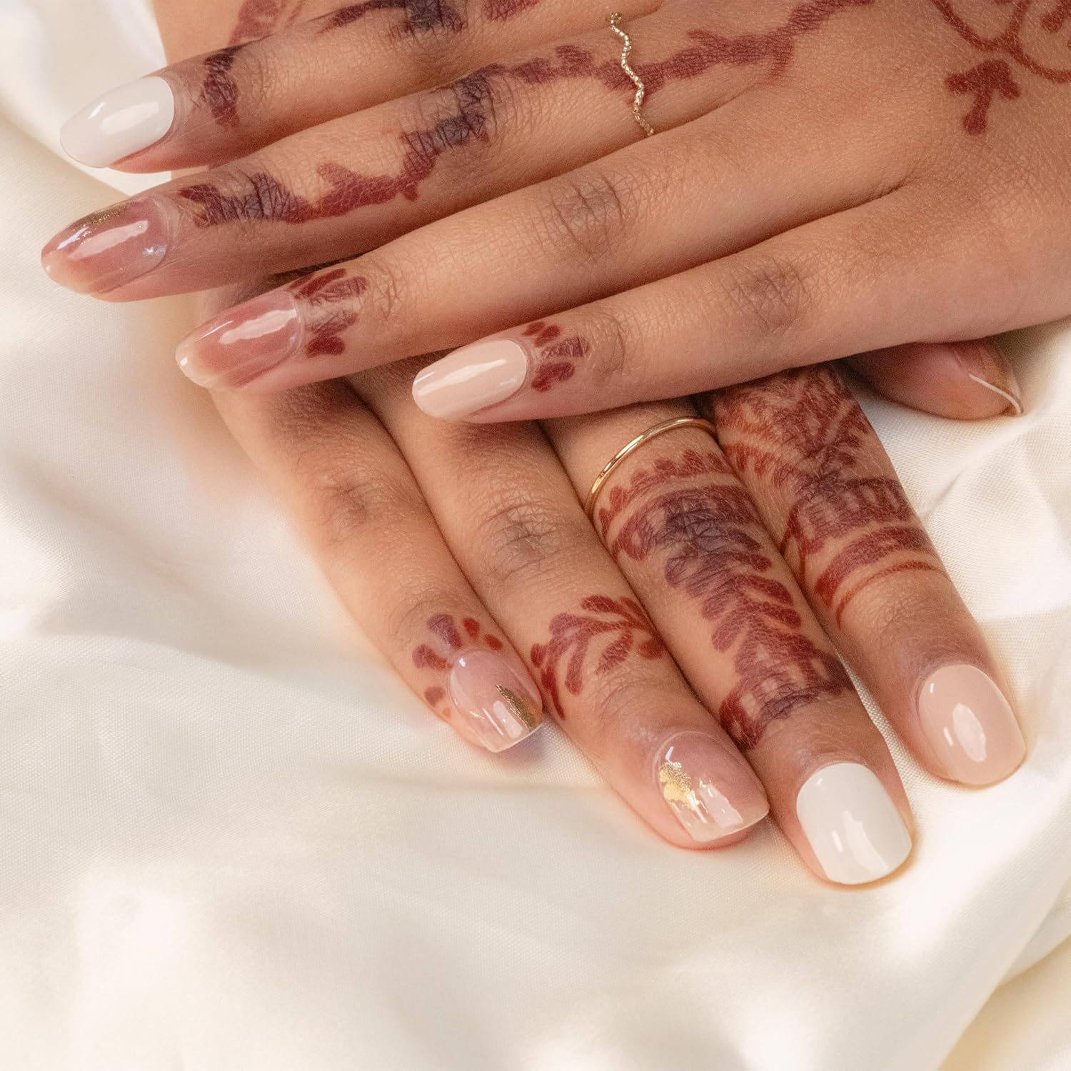 Wilana Gel Nail Stickers - Long-Lasting Semi-Cured Gel Nail Strips - Pink Marble and Gold (Nude Quartz) image number 3