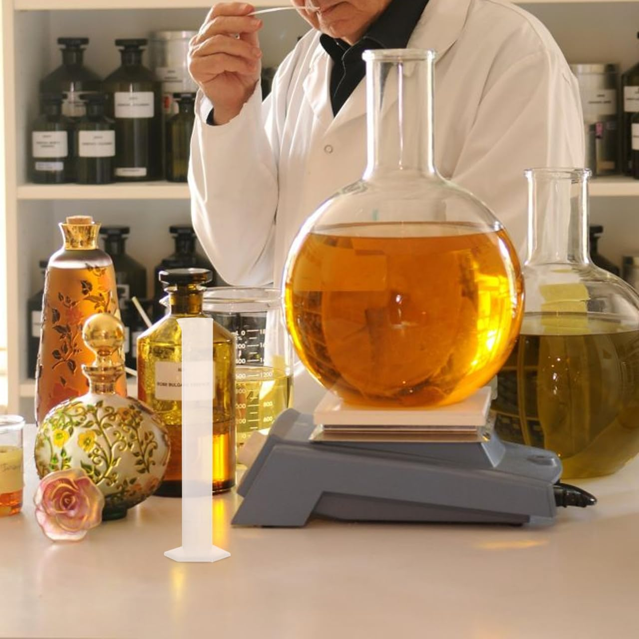 Baluue Measuring Cylinder, 100Ml Plastic Measuring Cylinder, Precise Graduated Measuring Cup, PP Graduated Cylinder for Kitchen, Laboratory Measurement image number 5