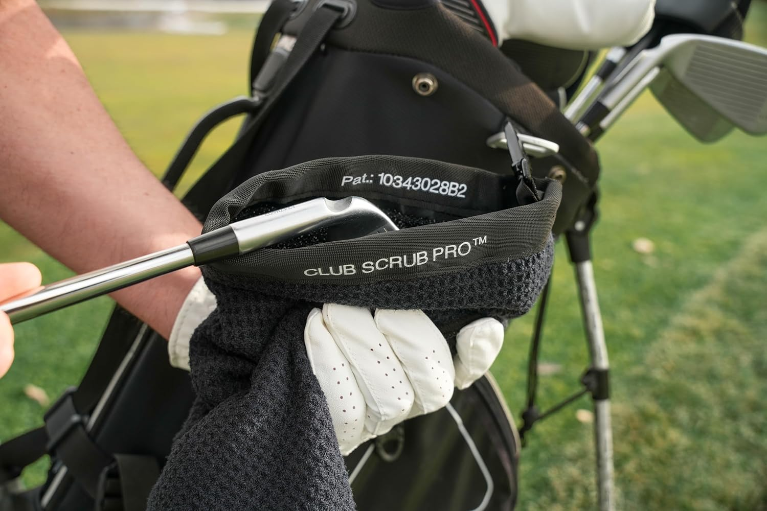 Club Scrub Golf Club and Ball Cleaning Towel Pro, Waffle-Weave Microfiber, Black image number 1