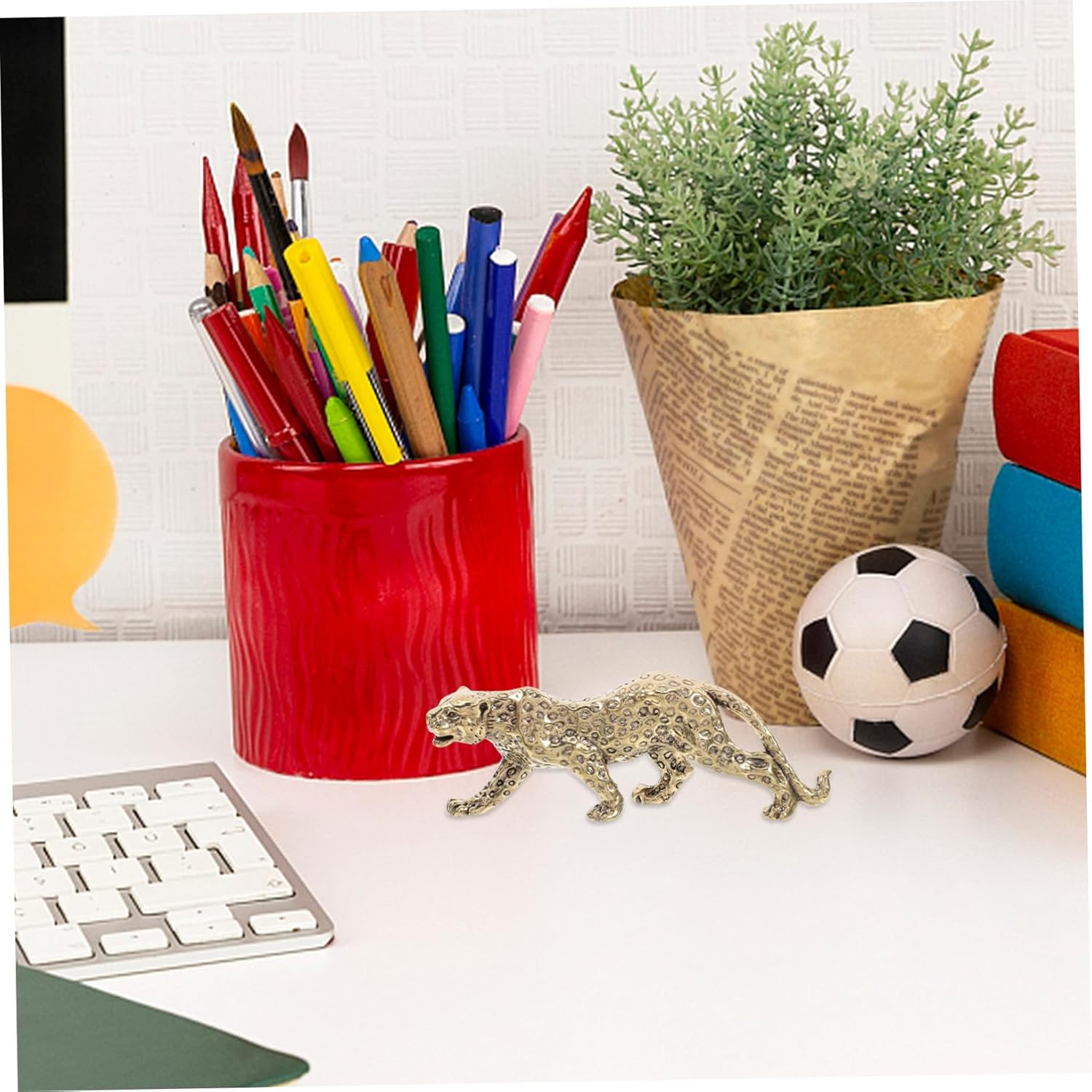 Luxshiny Brass Leopard Figurine Antique Sculpture Creative Brass Ornament for Desktop Decor Vintage Animal Statue Paperweight Decoration image number 1