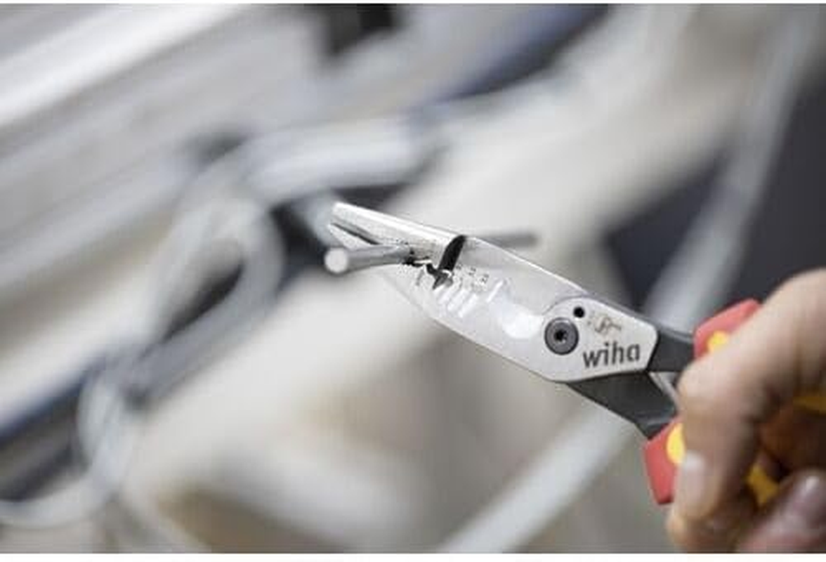 Wiha Multifunctional Pliers for Electricians 8-In-1 I Crimping, Stripping, Cutting, Gripping, Deburring, Bending, Screwing, Cutting Screws (45705)