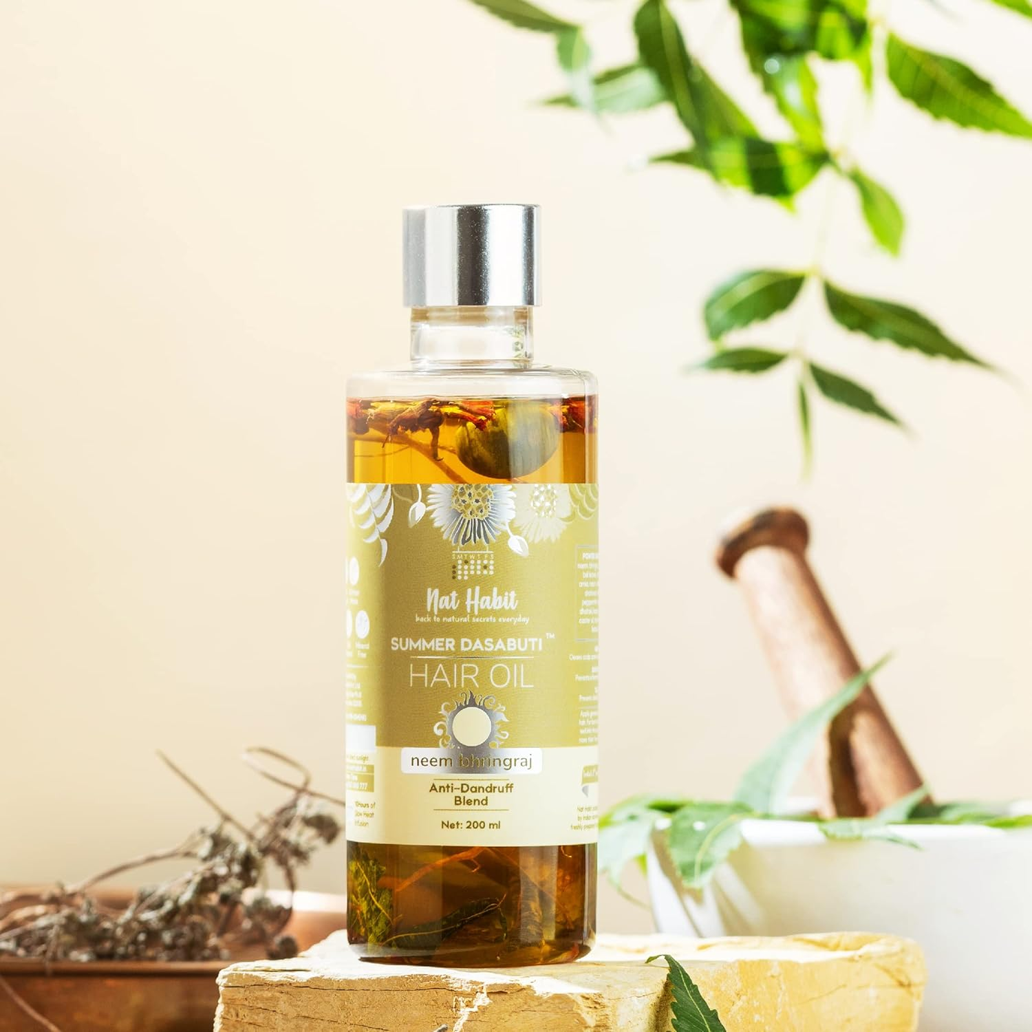 Nat Habit Neem Bhringraj Summer Hair Oil for Men & Women, Reduces Dandruff, Suitable for All Hair Types, No Paraffin, Mineral Oil, Preservatives & Chemicals, 100 Ml image number 5
