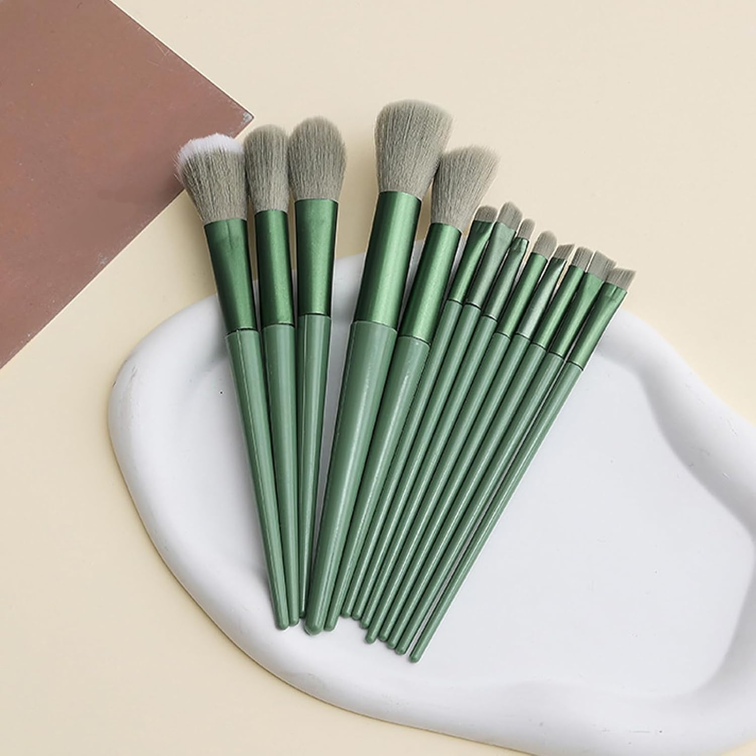 13 Pcs Makeup Brushes, Makeup Brush Set for Foundation Face Contour Powder Blush Concealers Eyeshadow Eye Shadows, Travel Makeup Brushes for Daily Makeup Use (Green) - Green image number 1