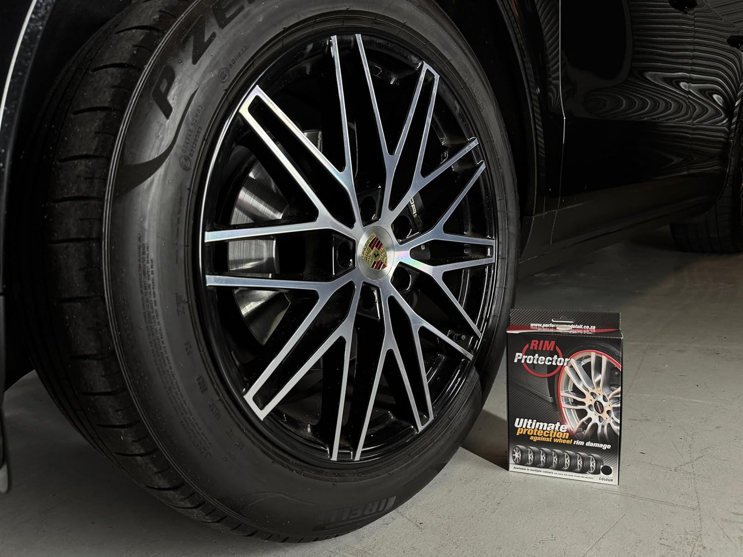 Rim Protector Kit - Black - Alloy Wheel Rim Guard - Set of 4 Rim Protectors Easy to Install