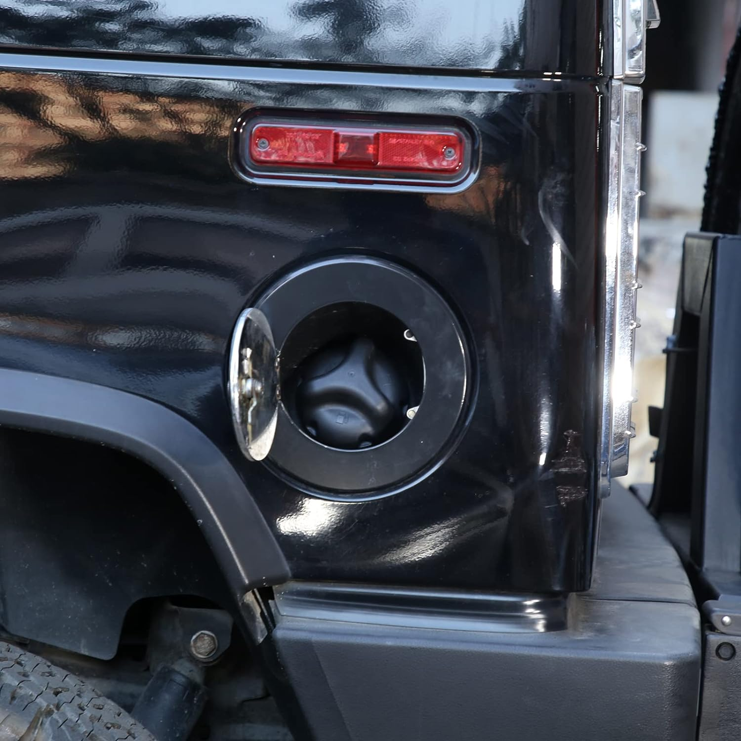 Fuel Tank Gas Cap 25827646 Compatible with 2004 2005 2006 2007 Hummer H2, 2006 2007 2008 2009 2010 Hummer H3, 2009 2010 Hummer H3T image number 5