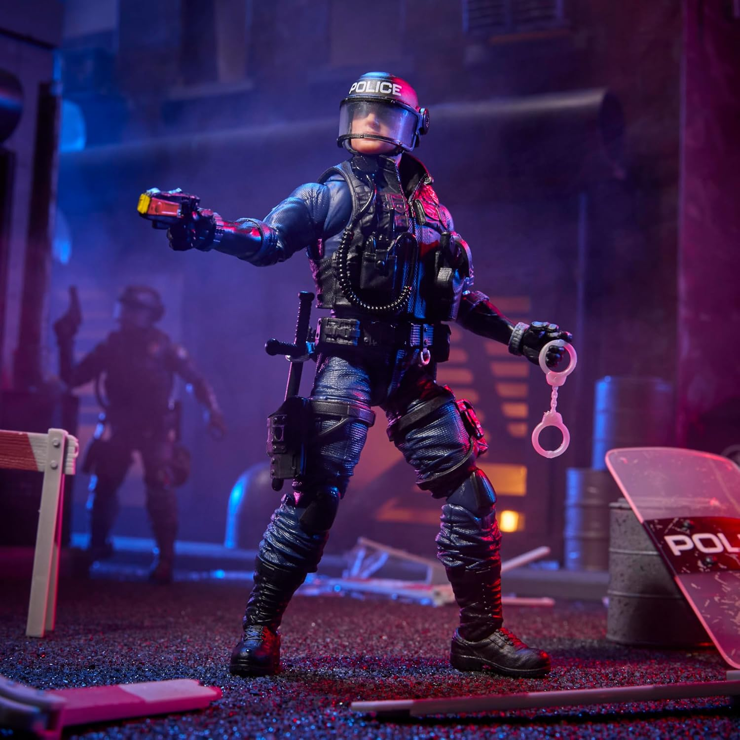 G.I. Joe Classified Series Legacy Collection: Action Joe &mdash; Police Emergency Service Unit (ESU), Collectible 6 Inch Action Figure with 14 Accessories image number 4