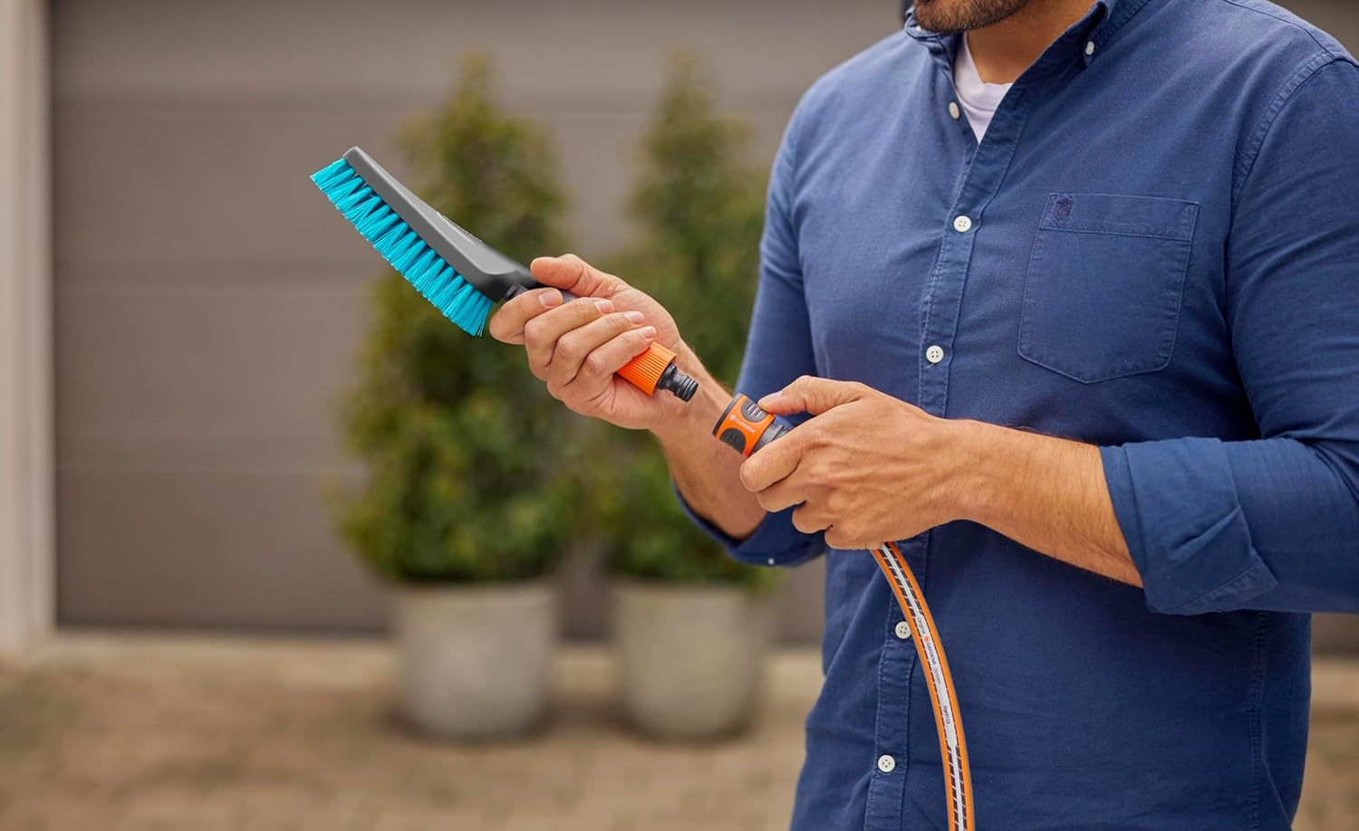 Gardena Cleansystem S Hard Hand Brush: Cleaning Brush with Hose Connection, Flat Brush Body, for Tight Places and Insensitive Surfaces, with Flow Control (18844-20)