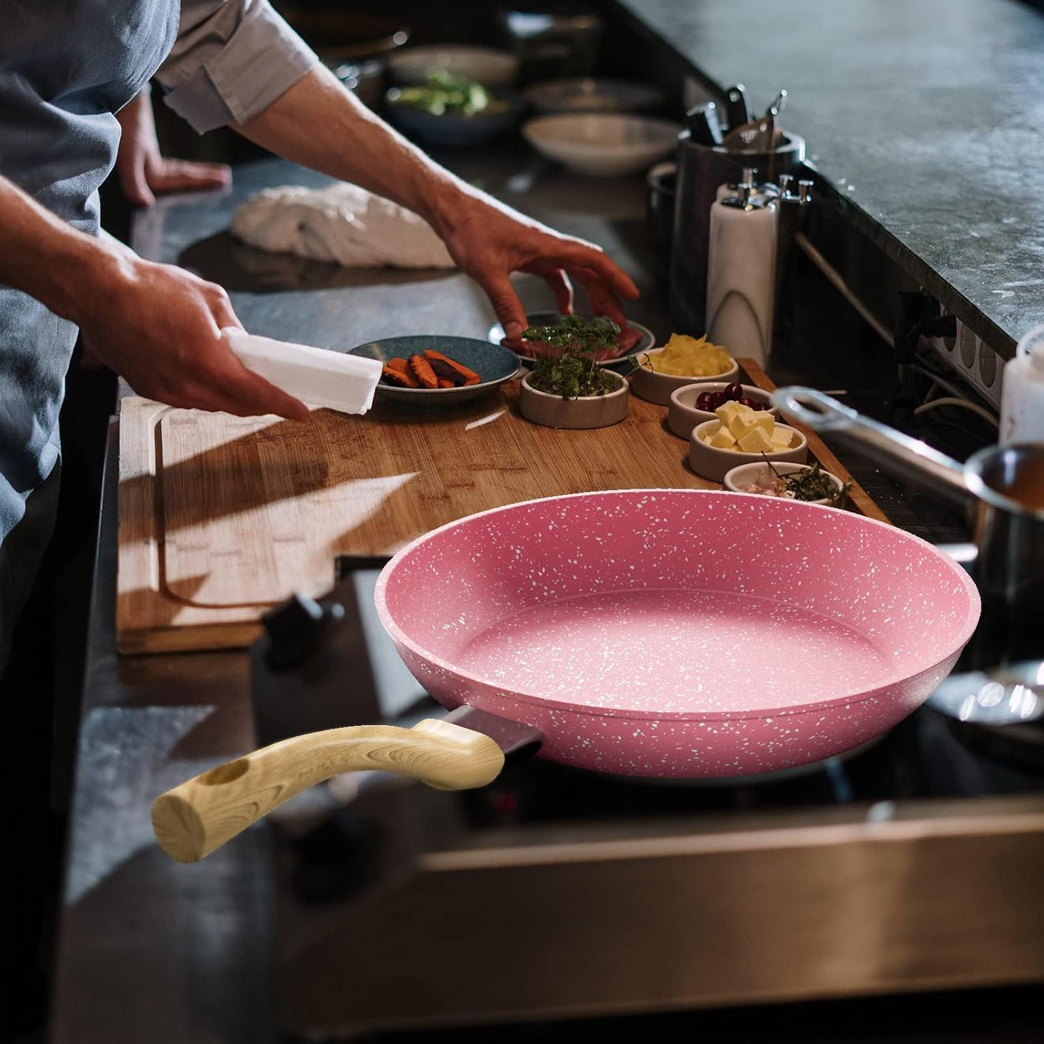 Frying Pan Nonstick, 24 CM Pink Egg Pan, Non Stick Fry Pan 100% PTFE Pfoa-Free Omelet Pan, Toxin-Free Skillets Stone Cookware, Anti-Warp Base with All Stove Tops Available, Induction Compatible